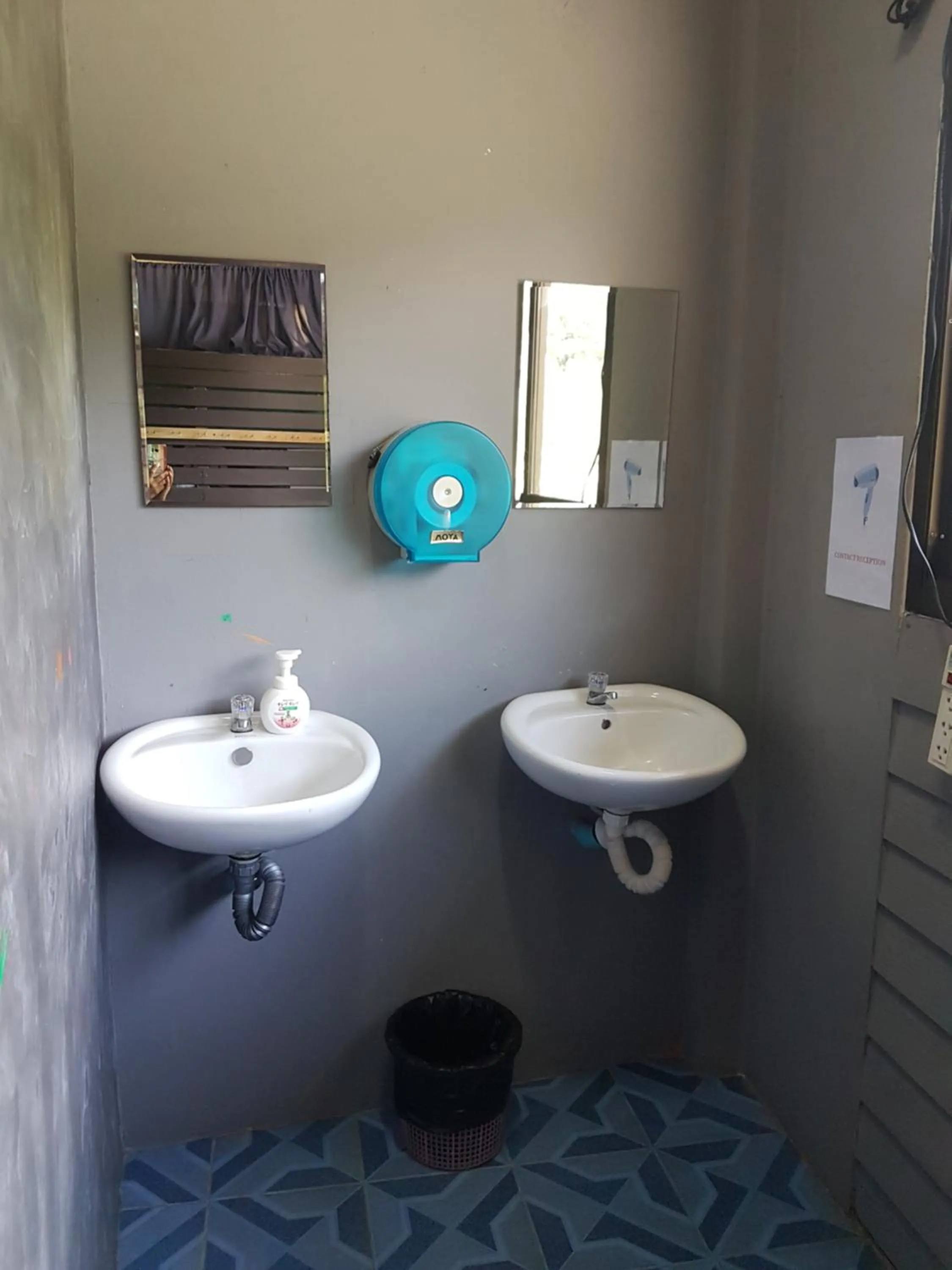 Bathroom in Sleep Tight Hostel at Koh Phangan