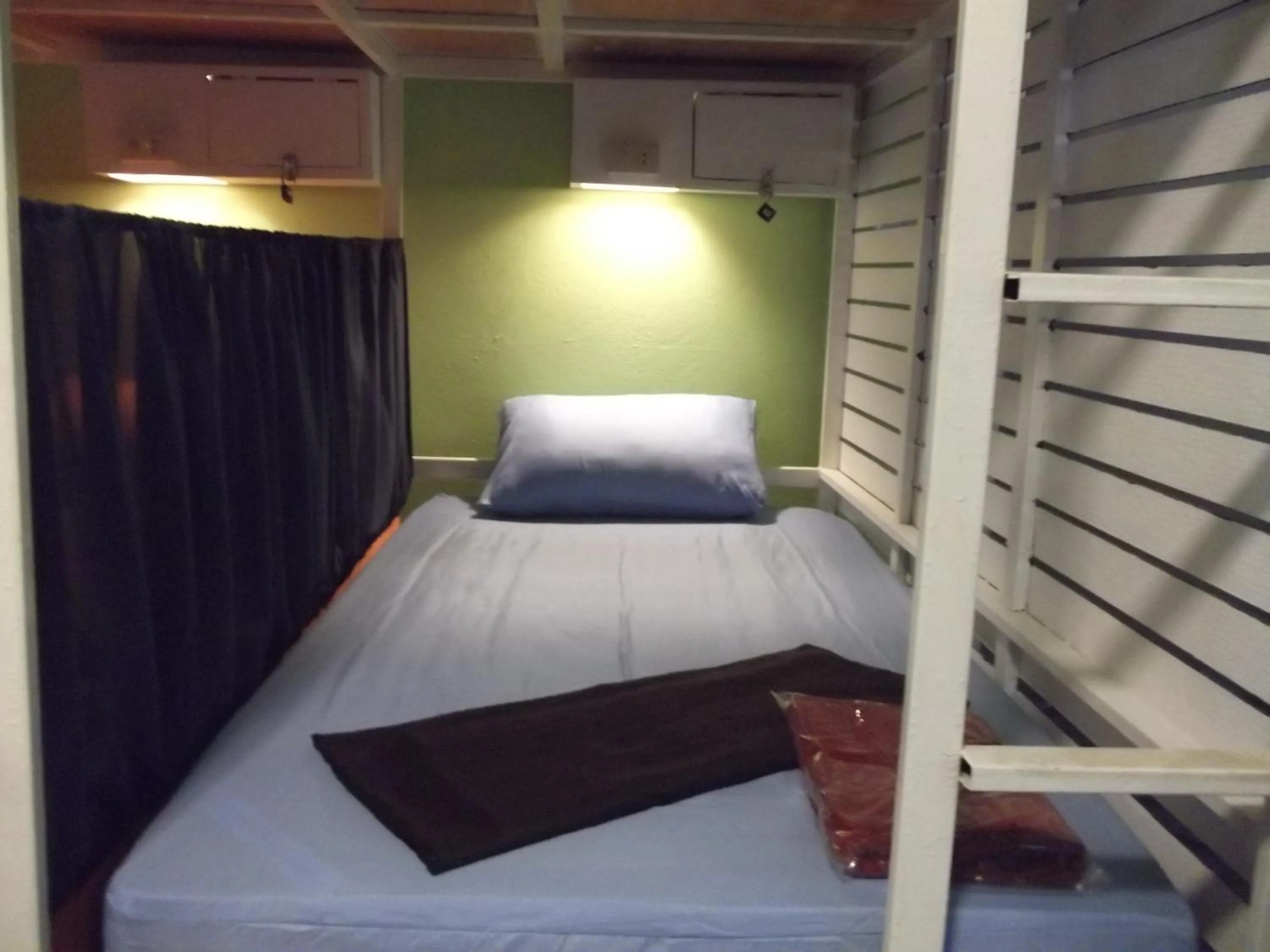 Bed in Sleep Tight Hostel at Koh Phangan