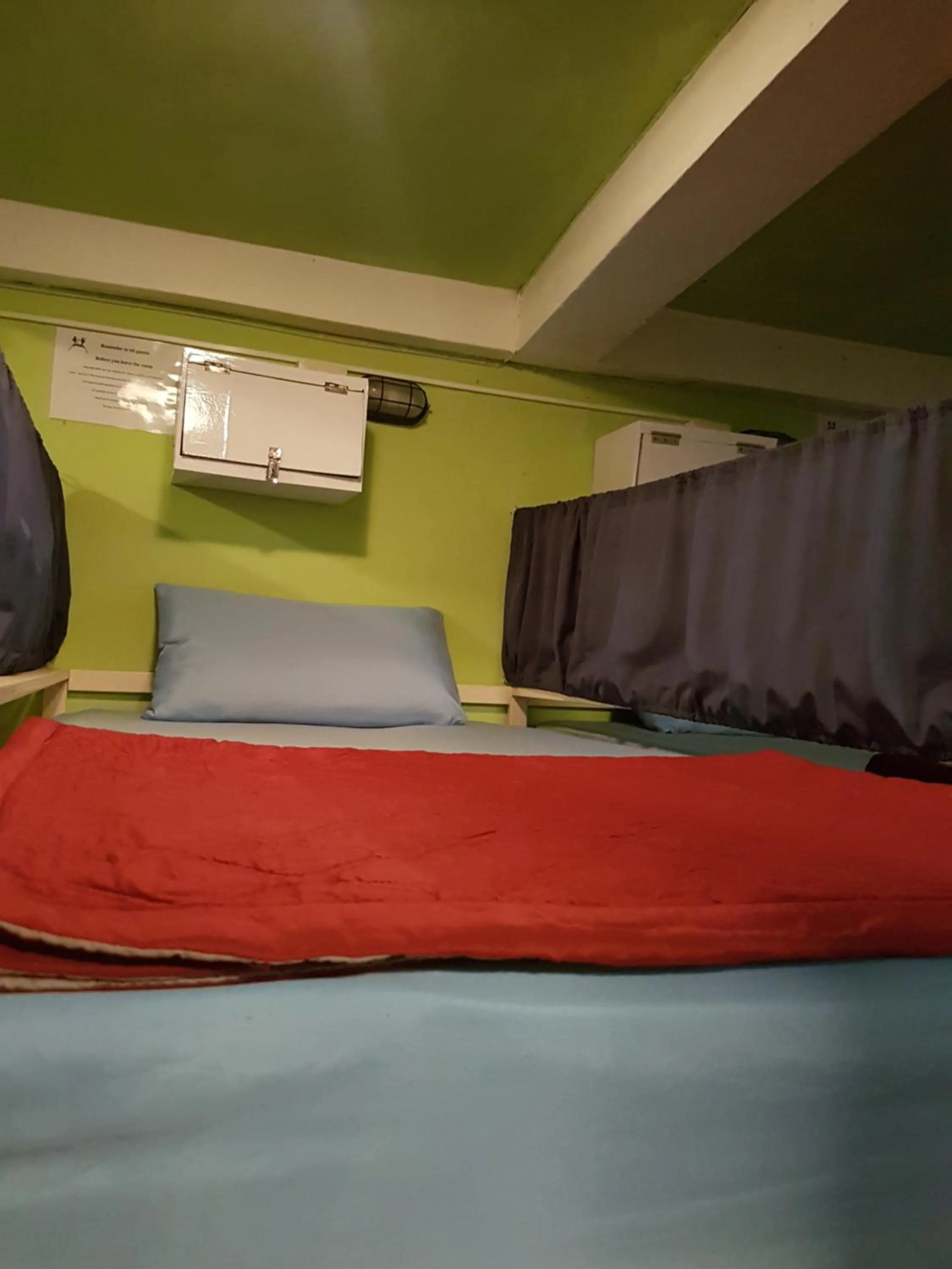 Bed in Sleep Tight Hostel at Koh Phangan