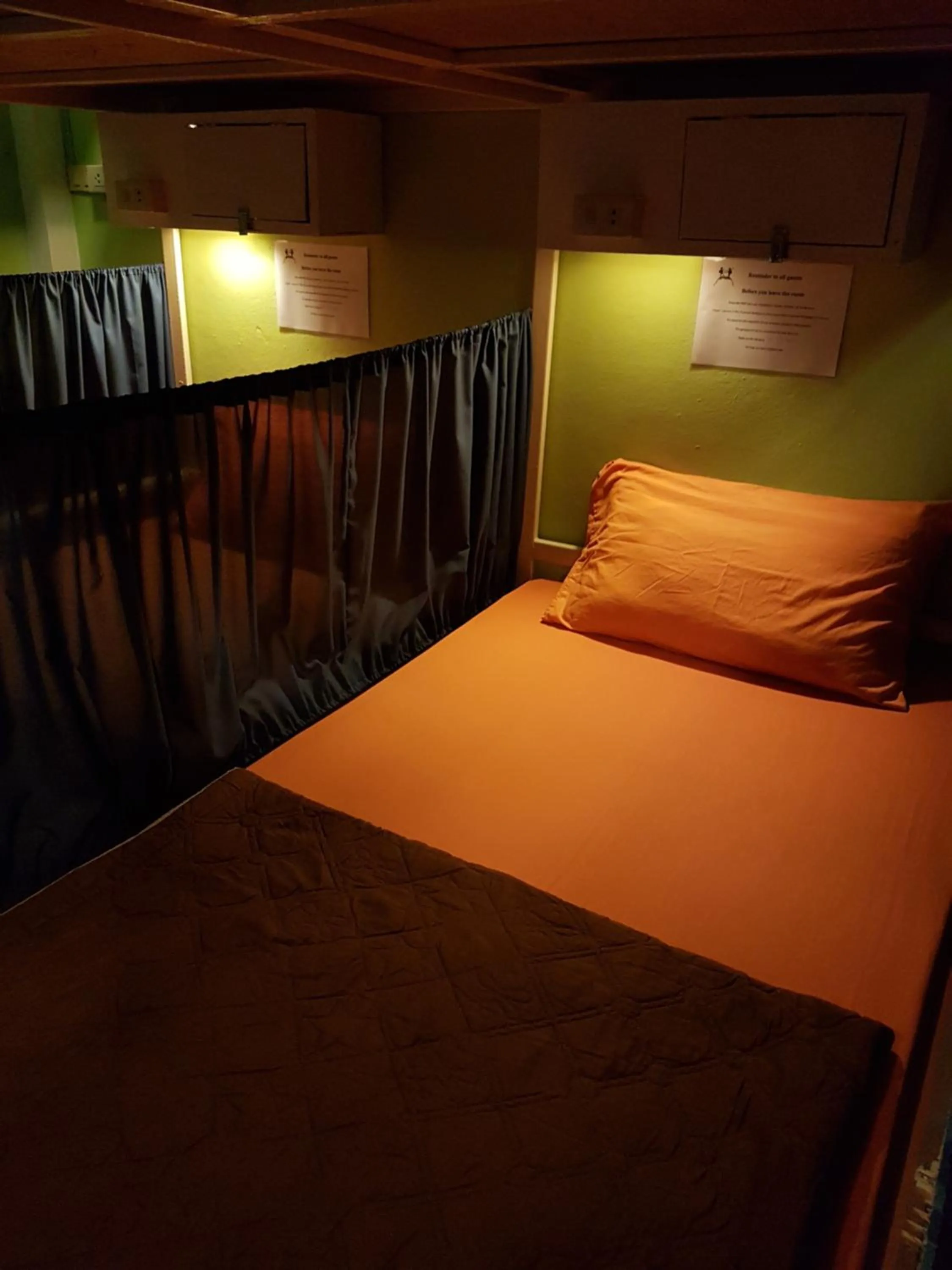 Bed in Sleep Tight Hostel at Koh Phangan