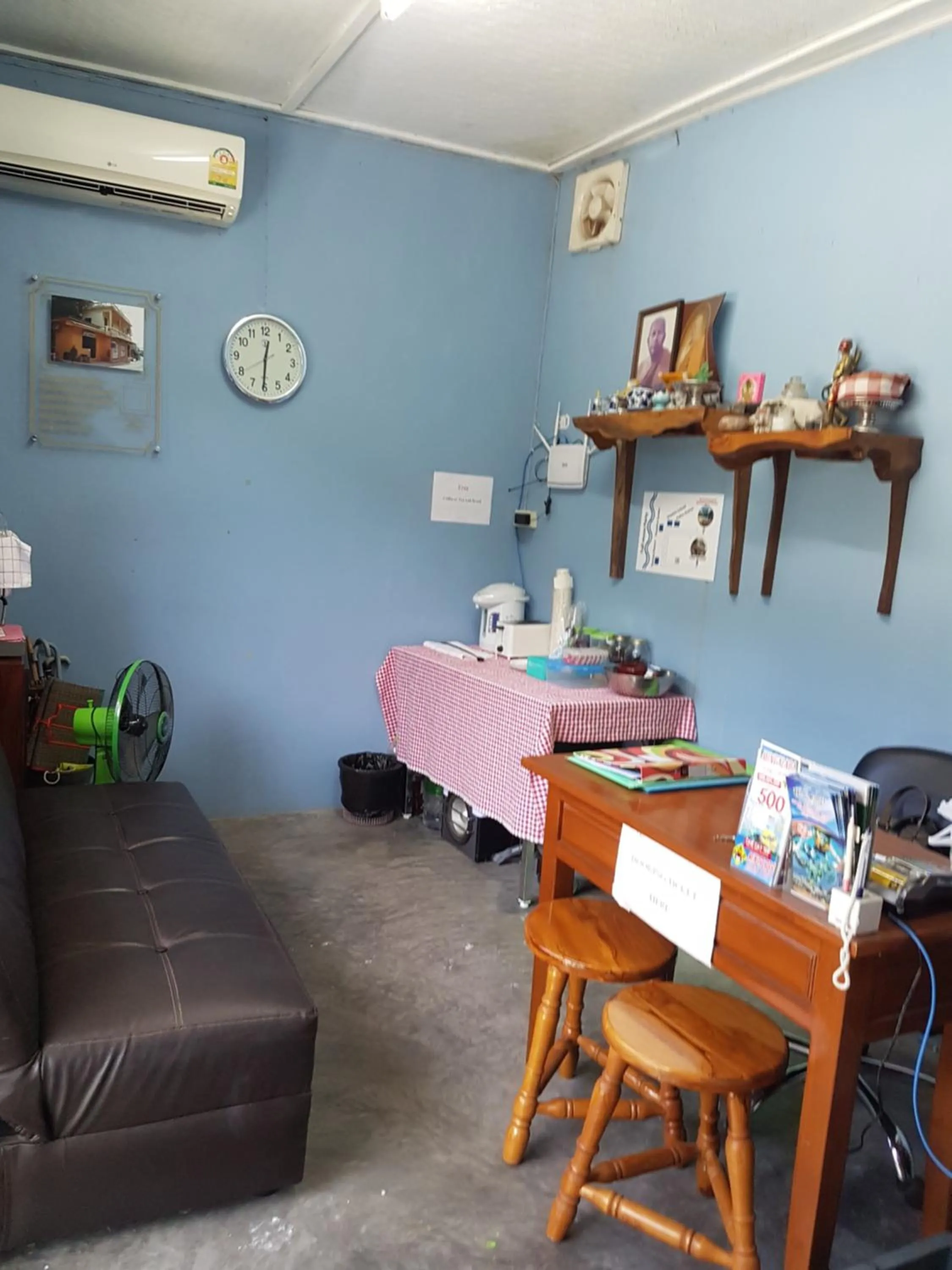 Lounge or bar in Sleep Tight Hostel at Koh Phangan