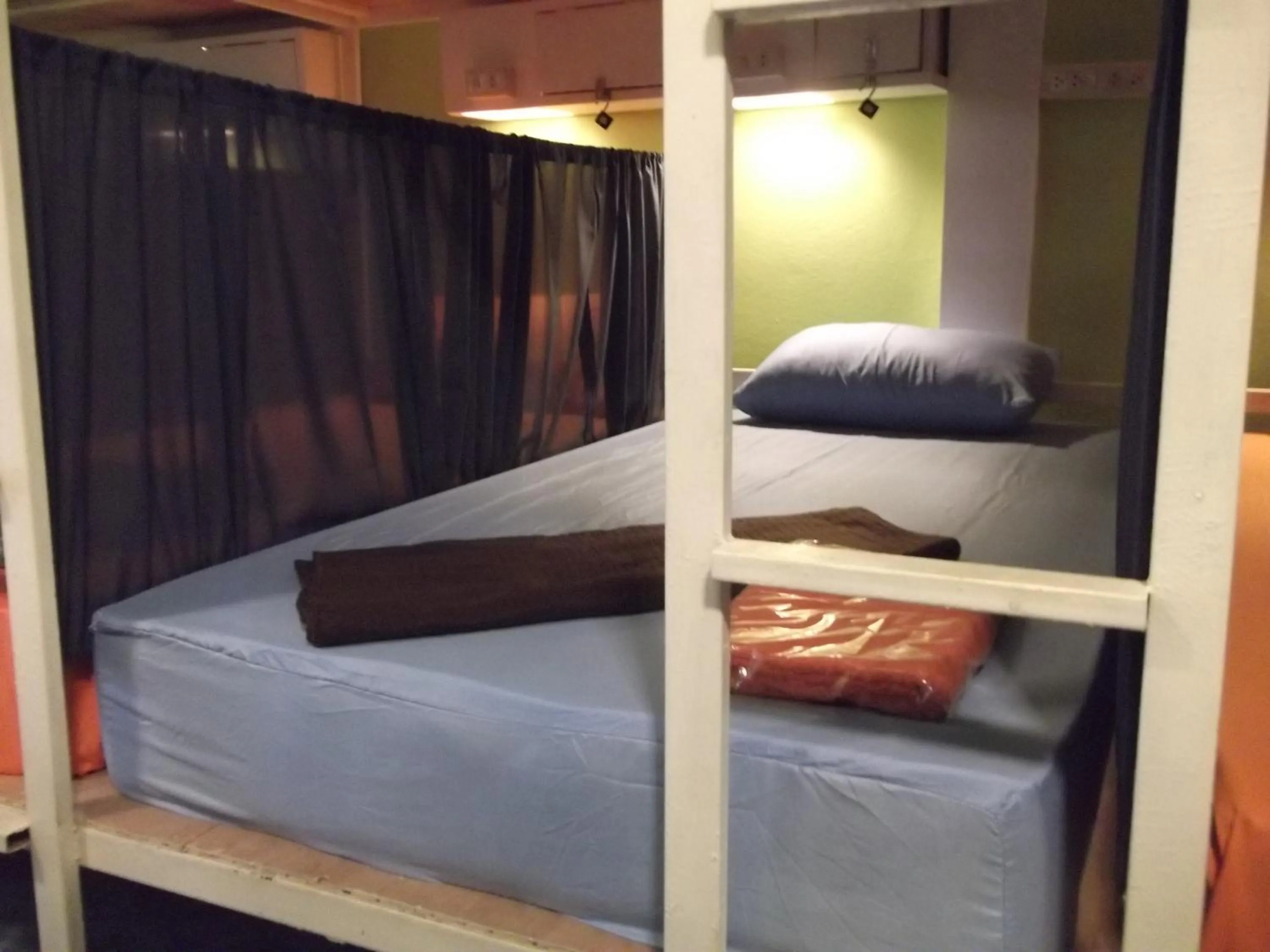 Bed in Sleep Tight Hostel at Koh Phangan