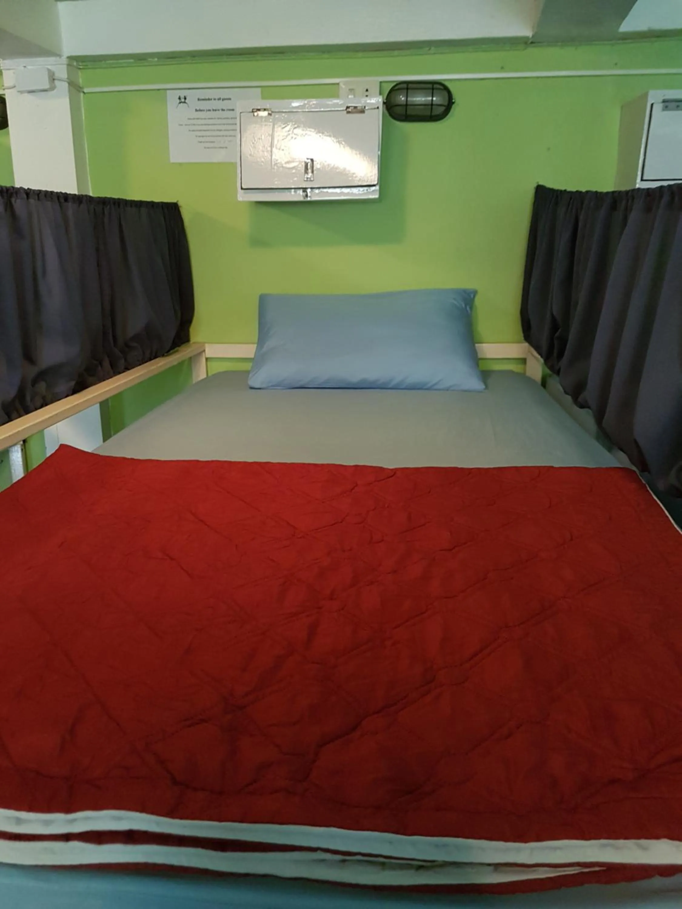 Bed in Sleep Tight Hostel at Koh Phangan