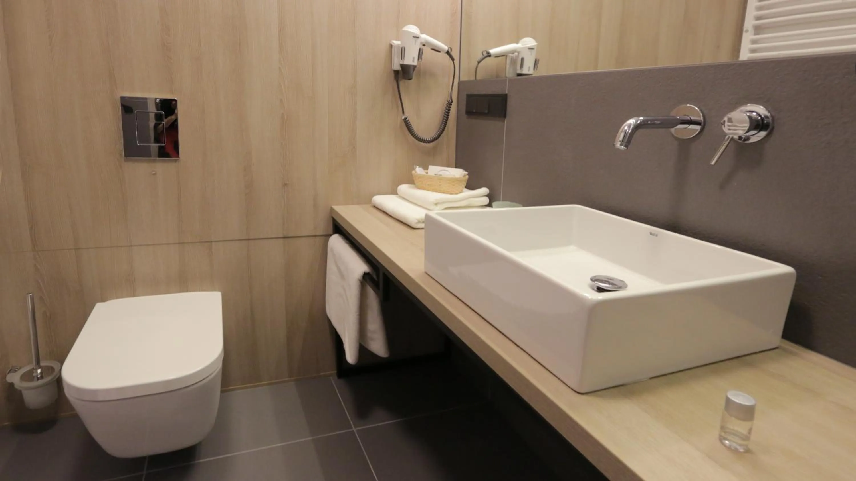 Bathroom in Hotel FairPlayce