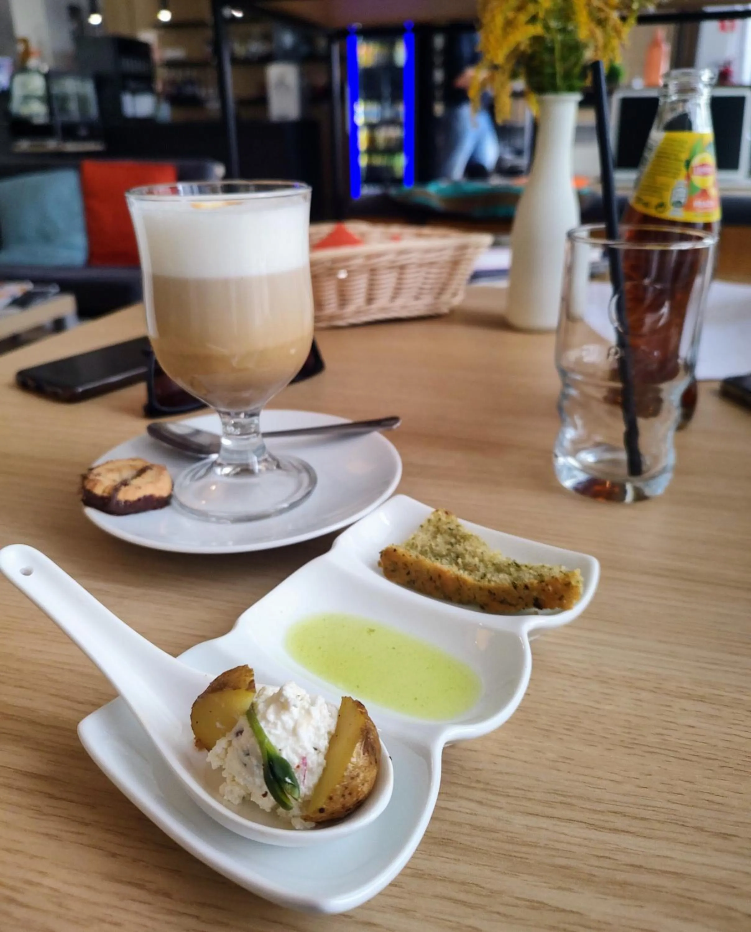 Restaurant/places to eat in Hotel FairPlayce