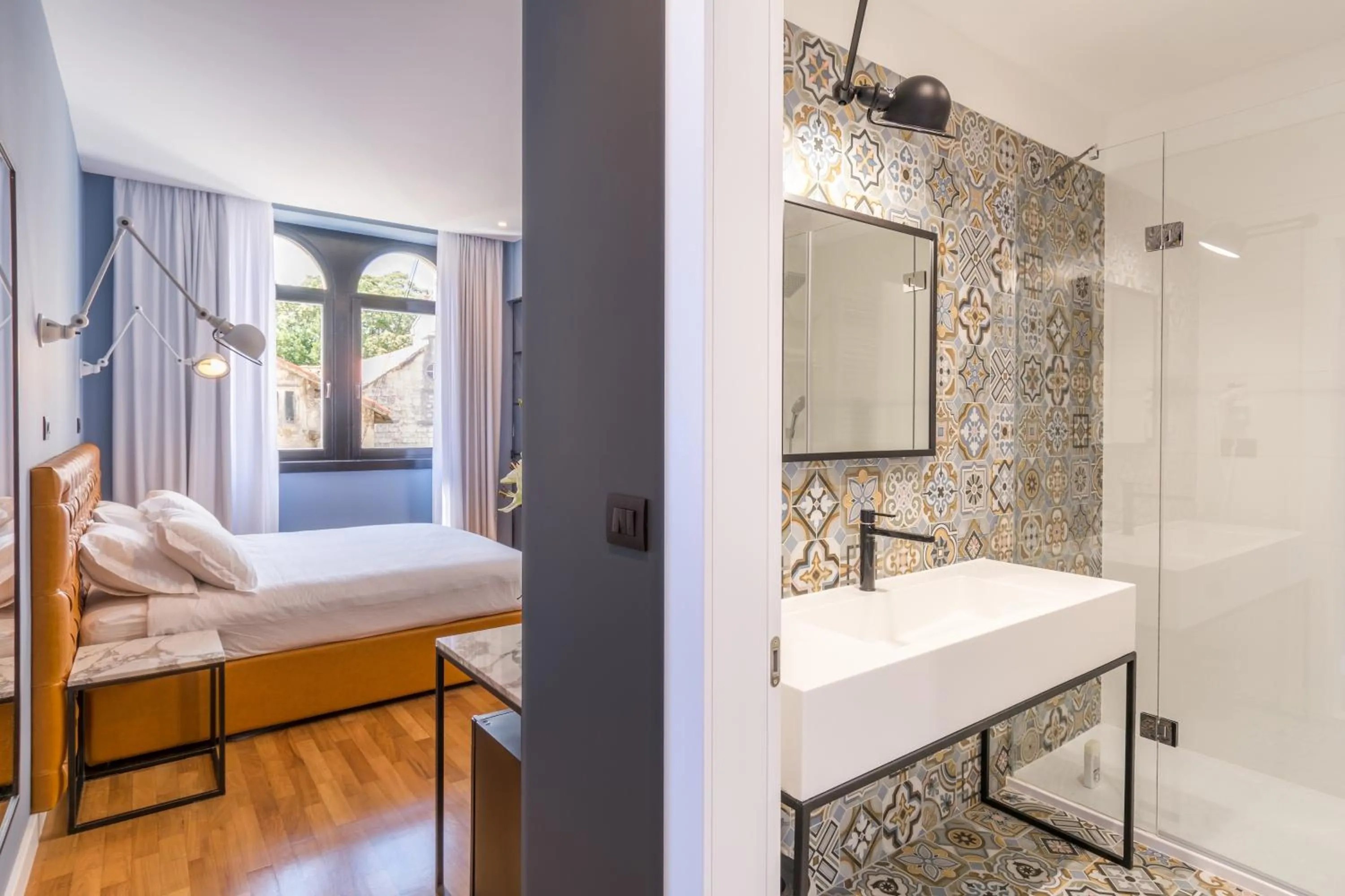 Deluxe Double or Twin Room with City View in Abokamento Boutique Rooms
