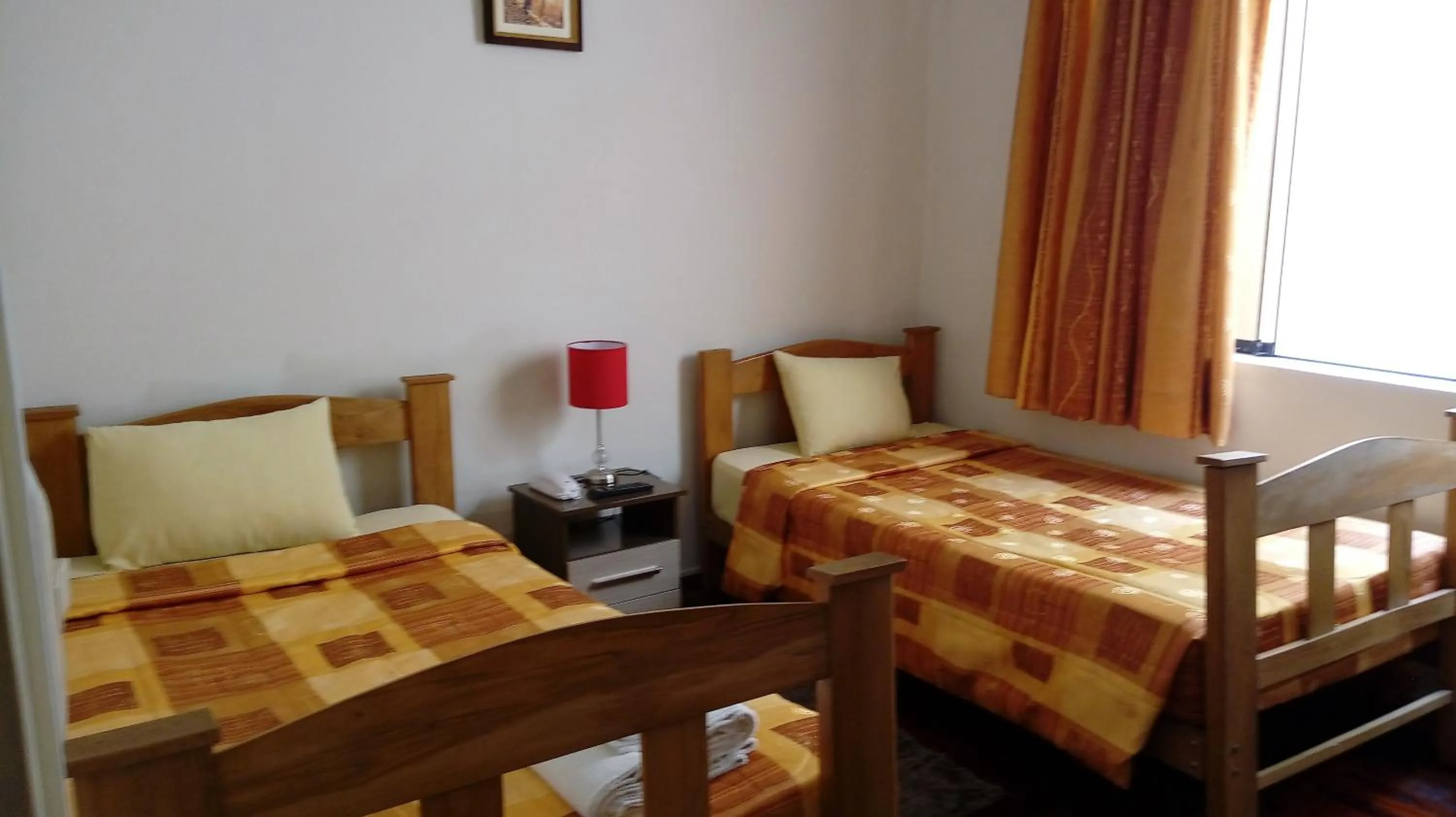 Twin Room with Private Bathroom in Hotel Pradera Verde Inn