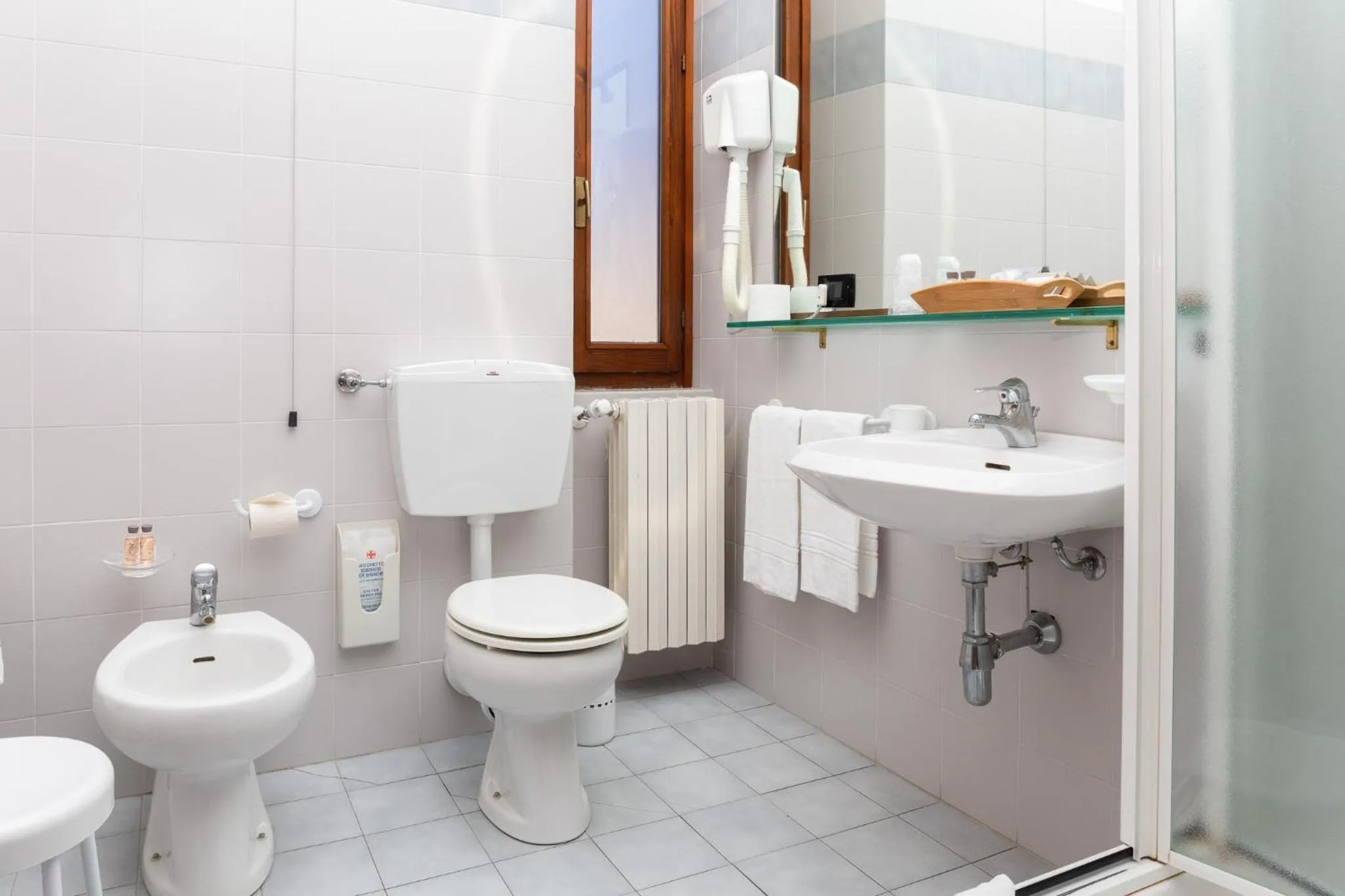 Bathroom in Albergo Sacro Monte Varese