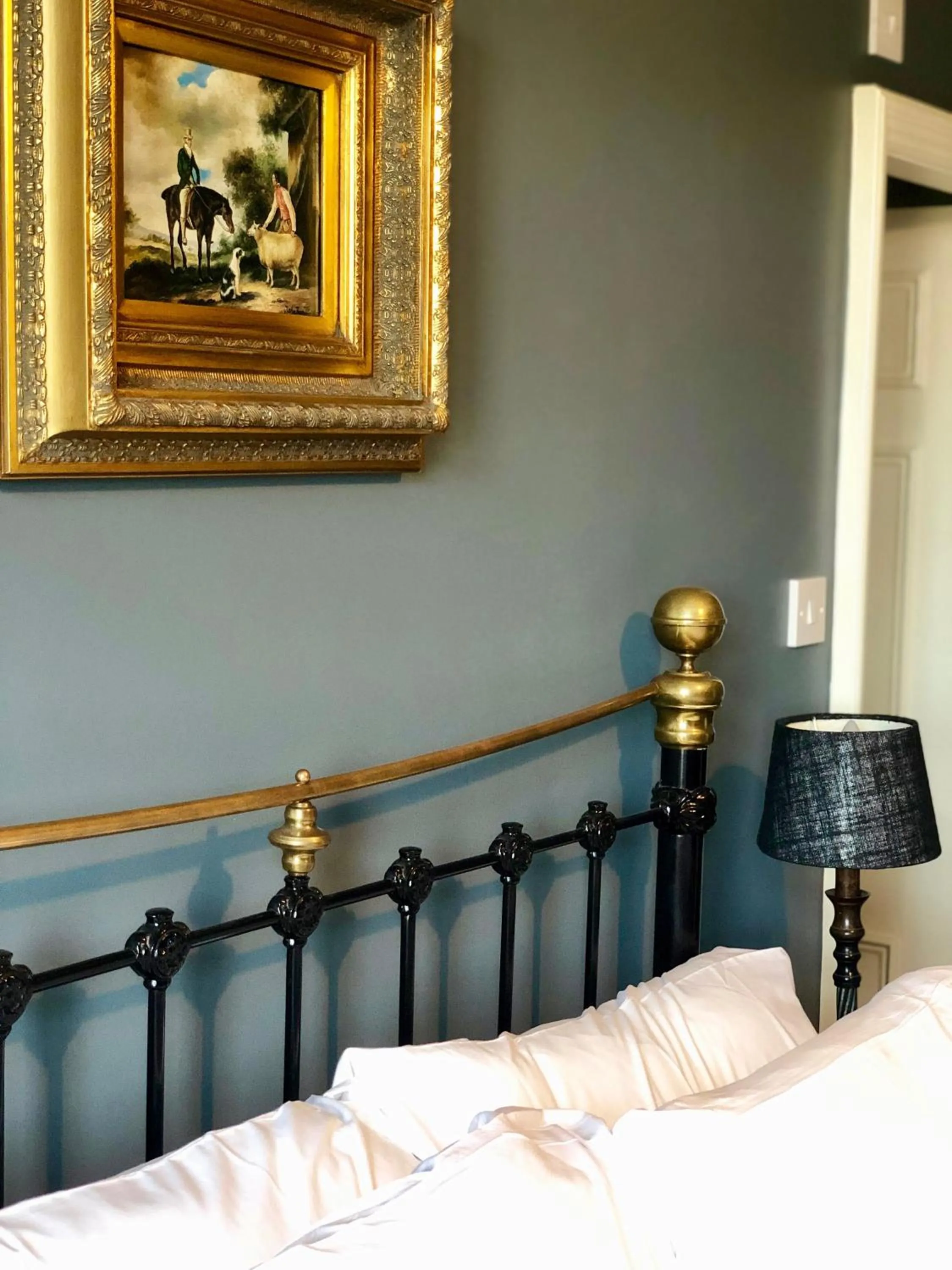 Bed in The Wheatsheaf at Beetham