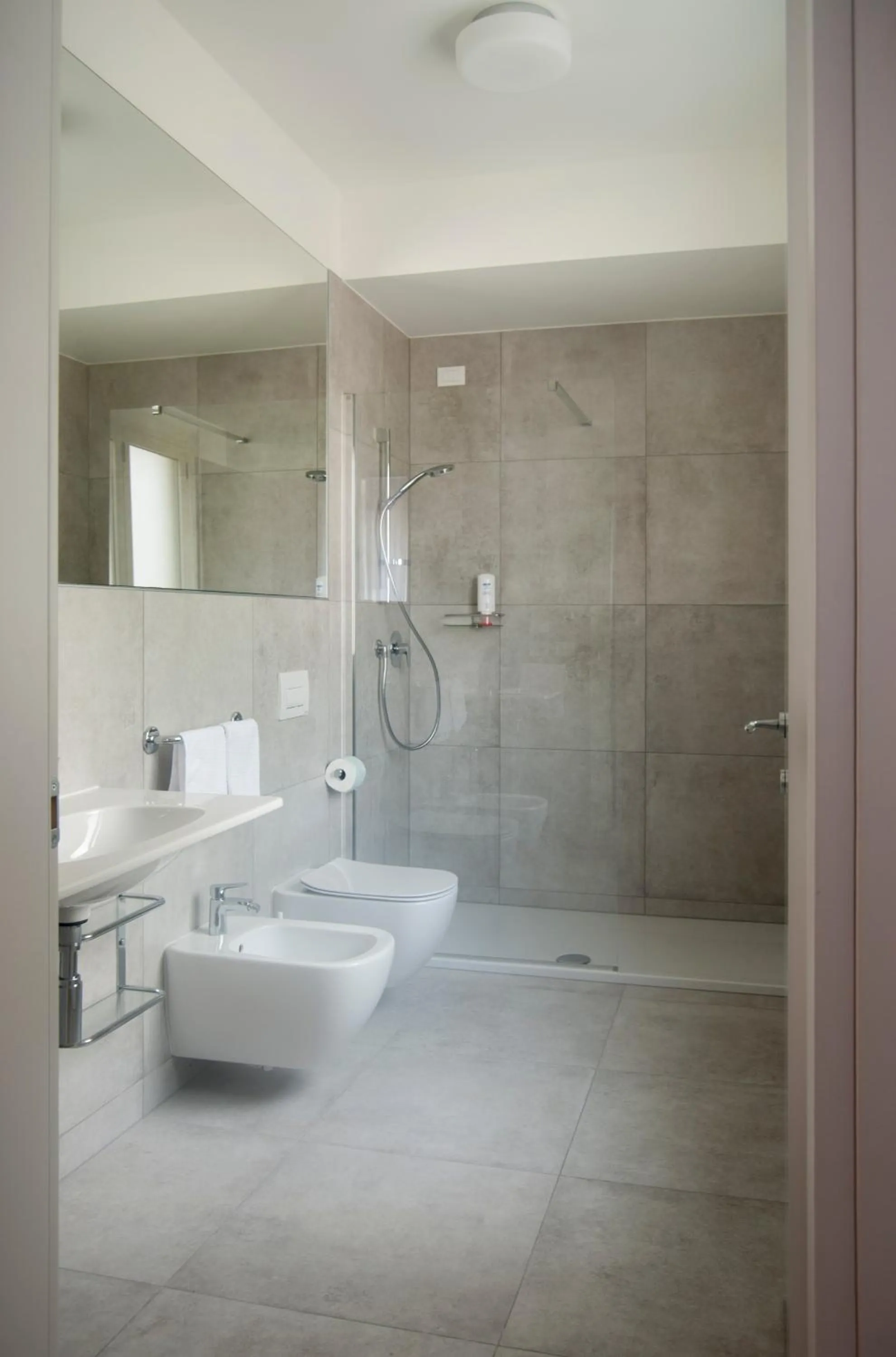 Shower in Hotel Oliva