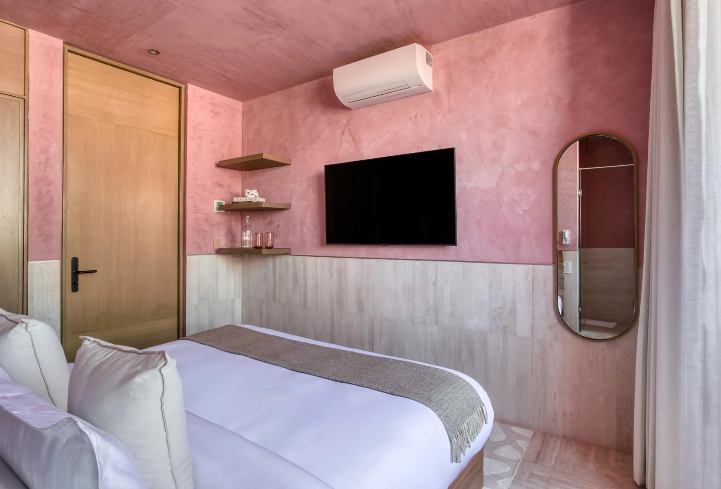 Bed in Laiva Hotel San Jose by Tasman