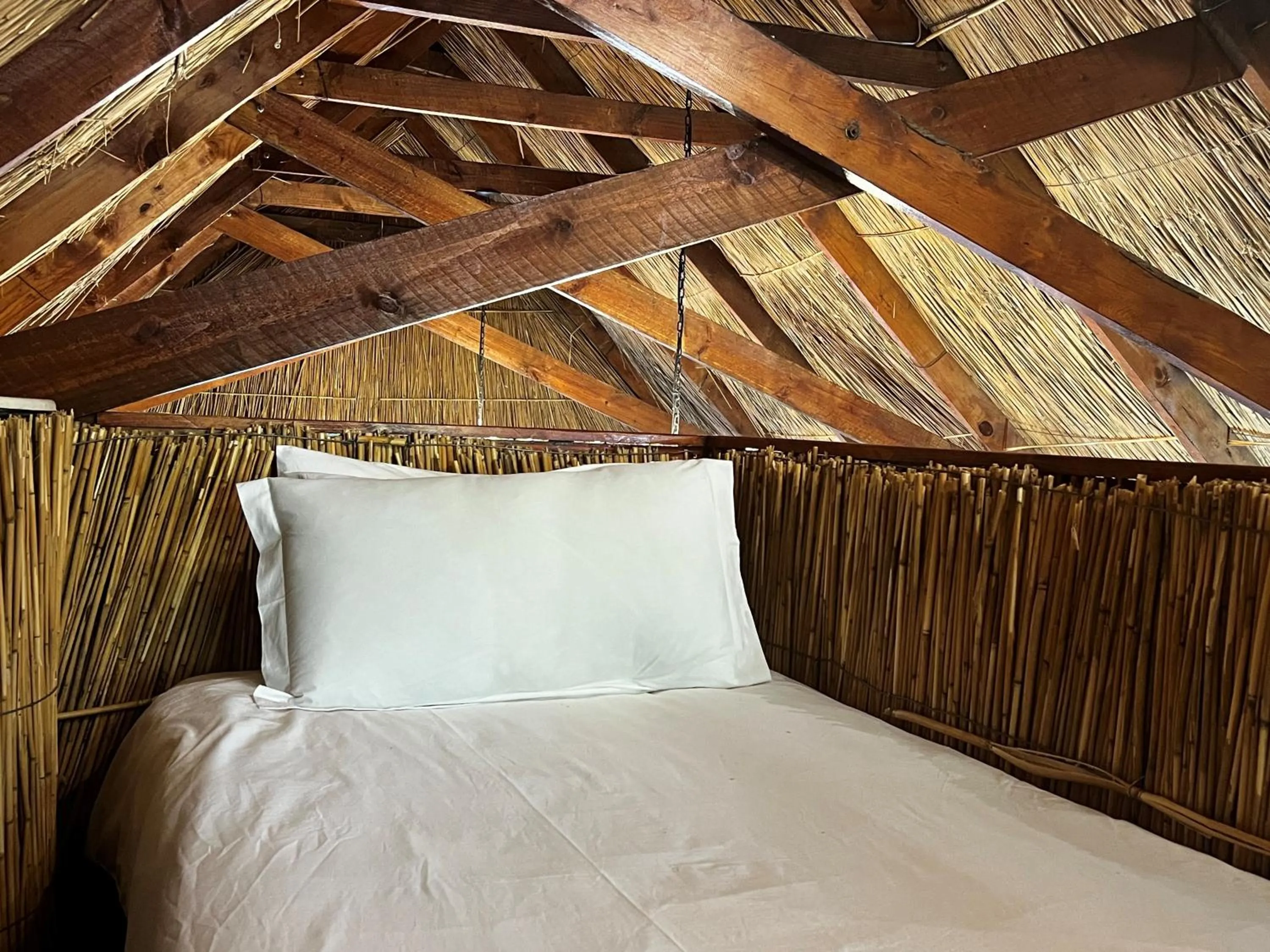 Bedroom, Bed in Wyford Farm