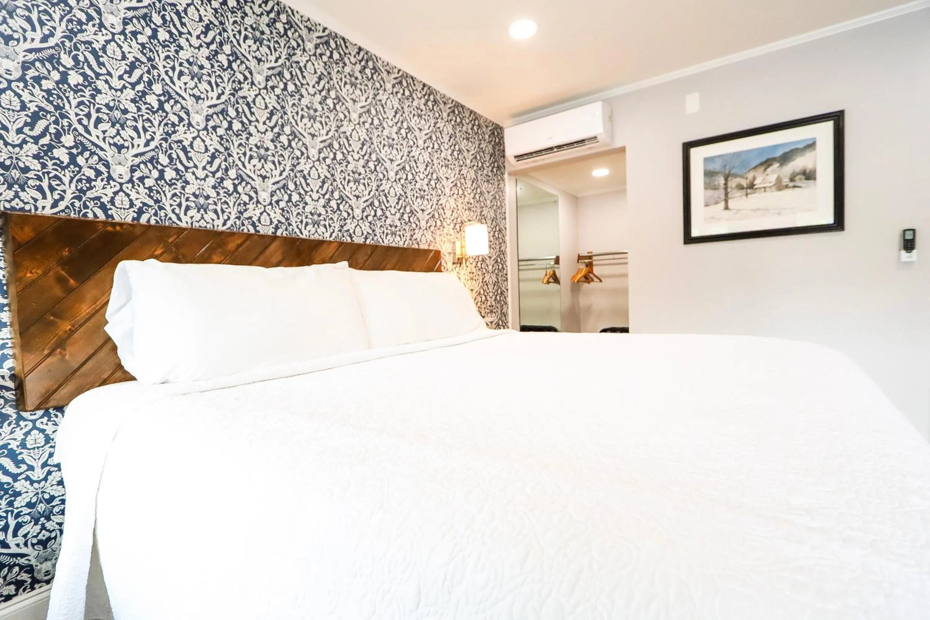 Bedroom, Bed in The Gillette