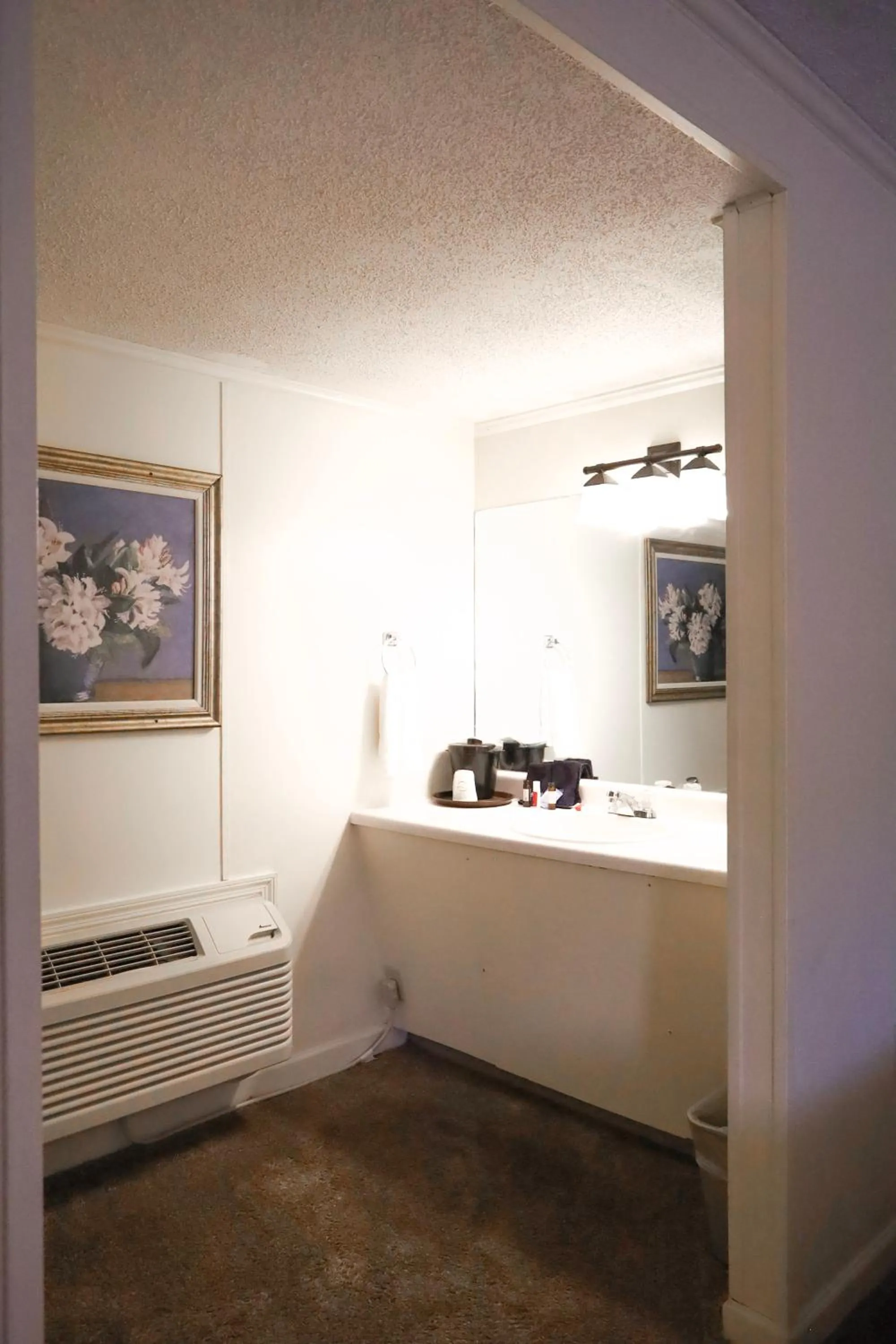 Bathroom, Bed in The Gillette