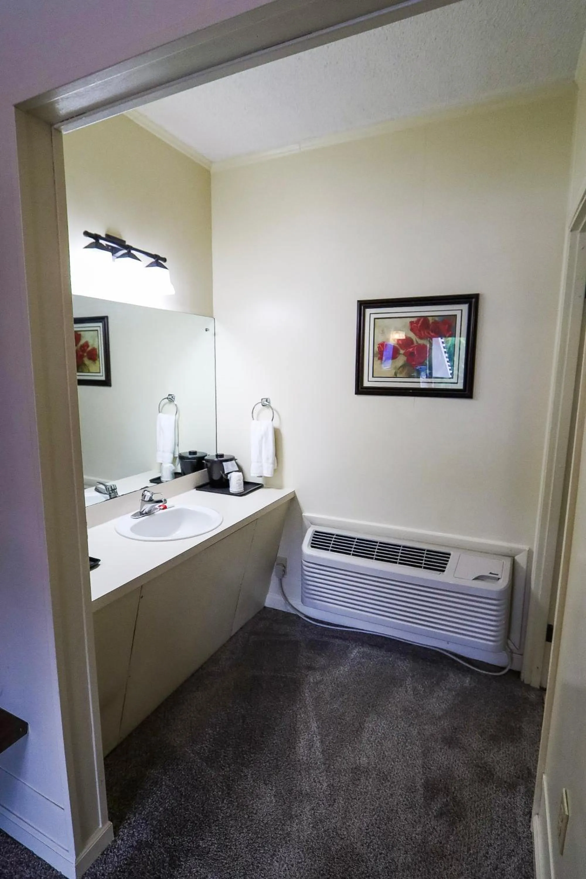 Bathroom, Bed in The Gillette