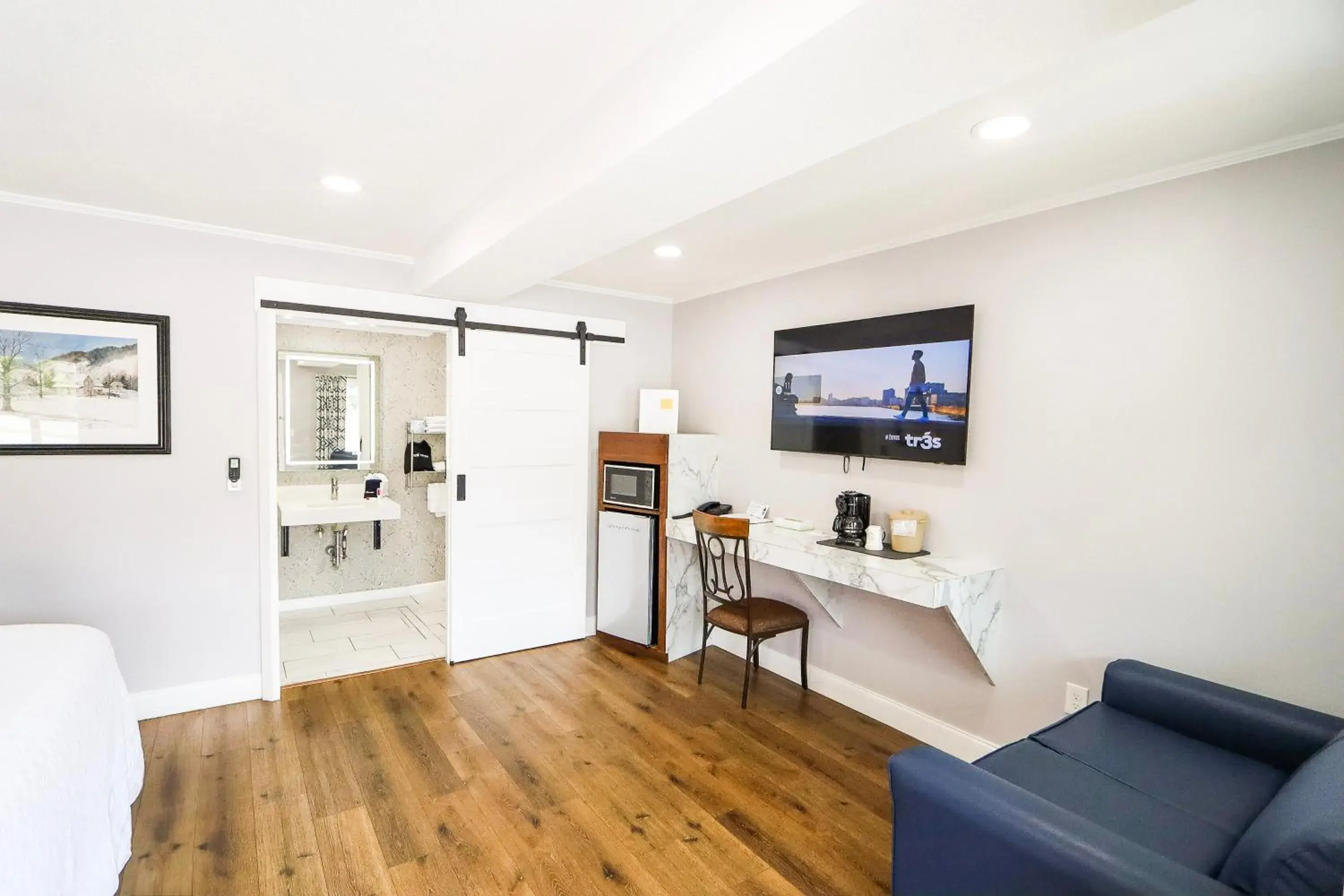 King Room with Roll-In Shower - Disability Access in The Gillette King Room with Roll-In Shower - Disability Access in The Gillette