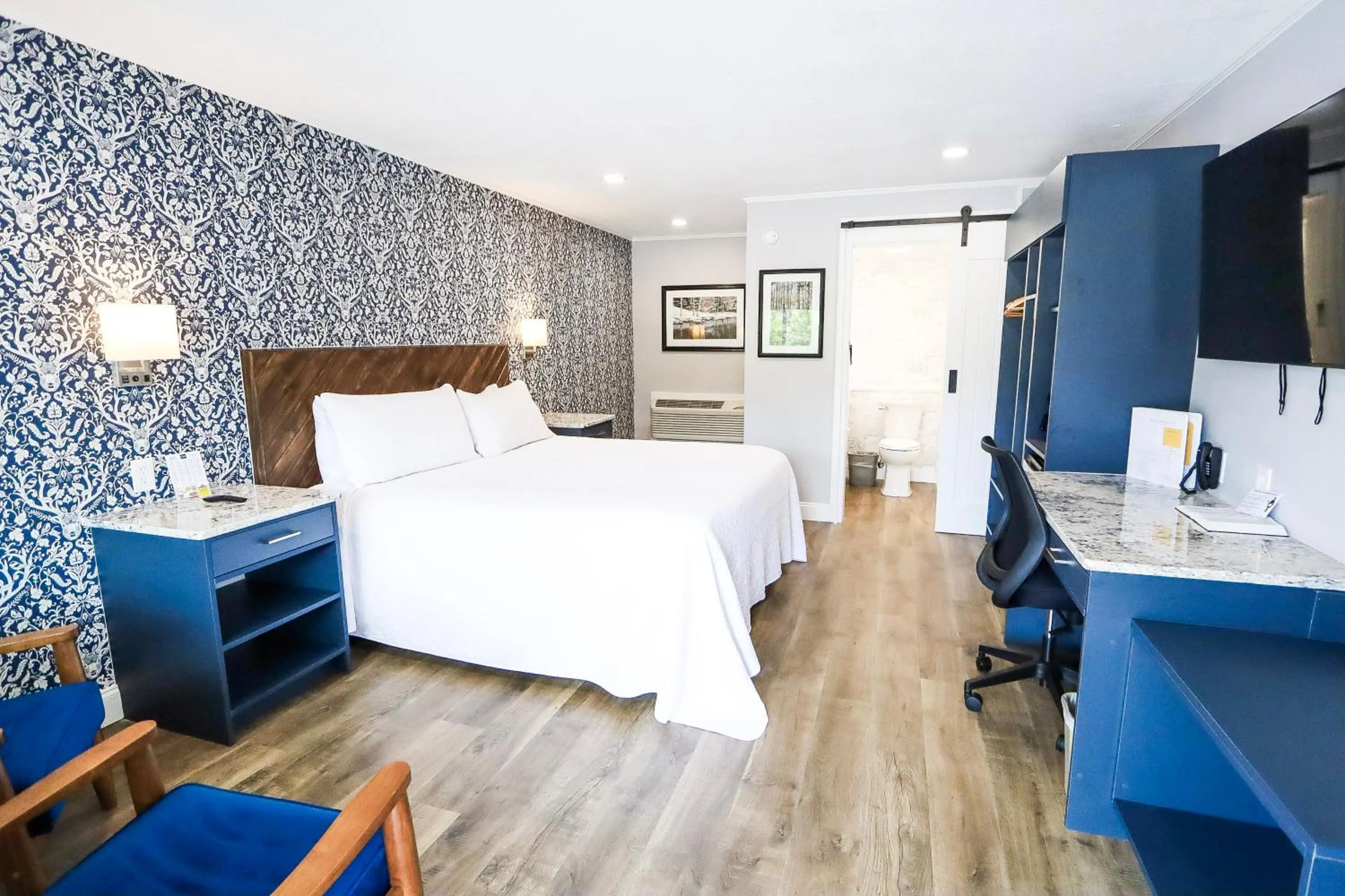 Bedroom, Bed in The Gillette