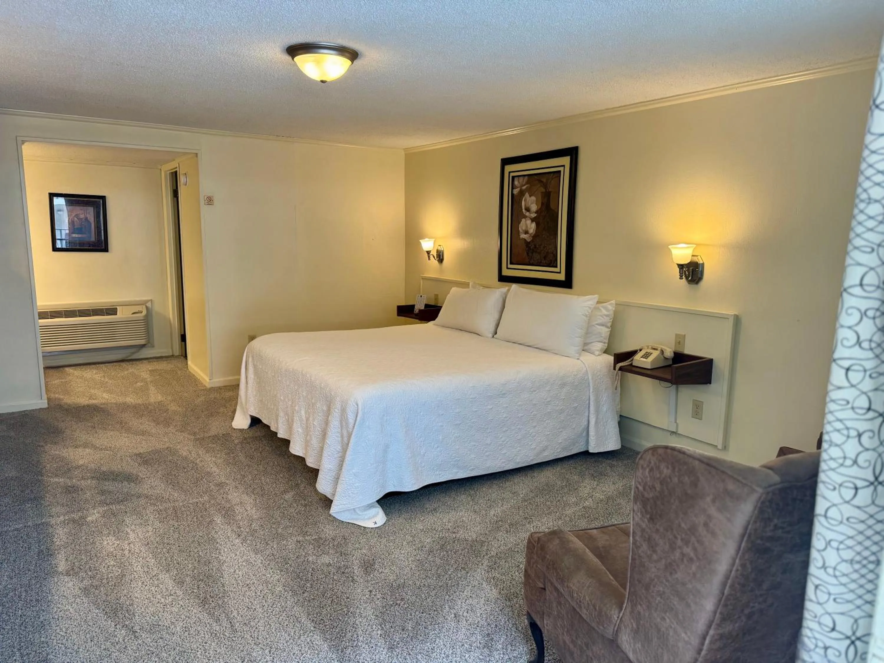 Bedroom, Bed in The Gillette