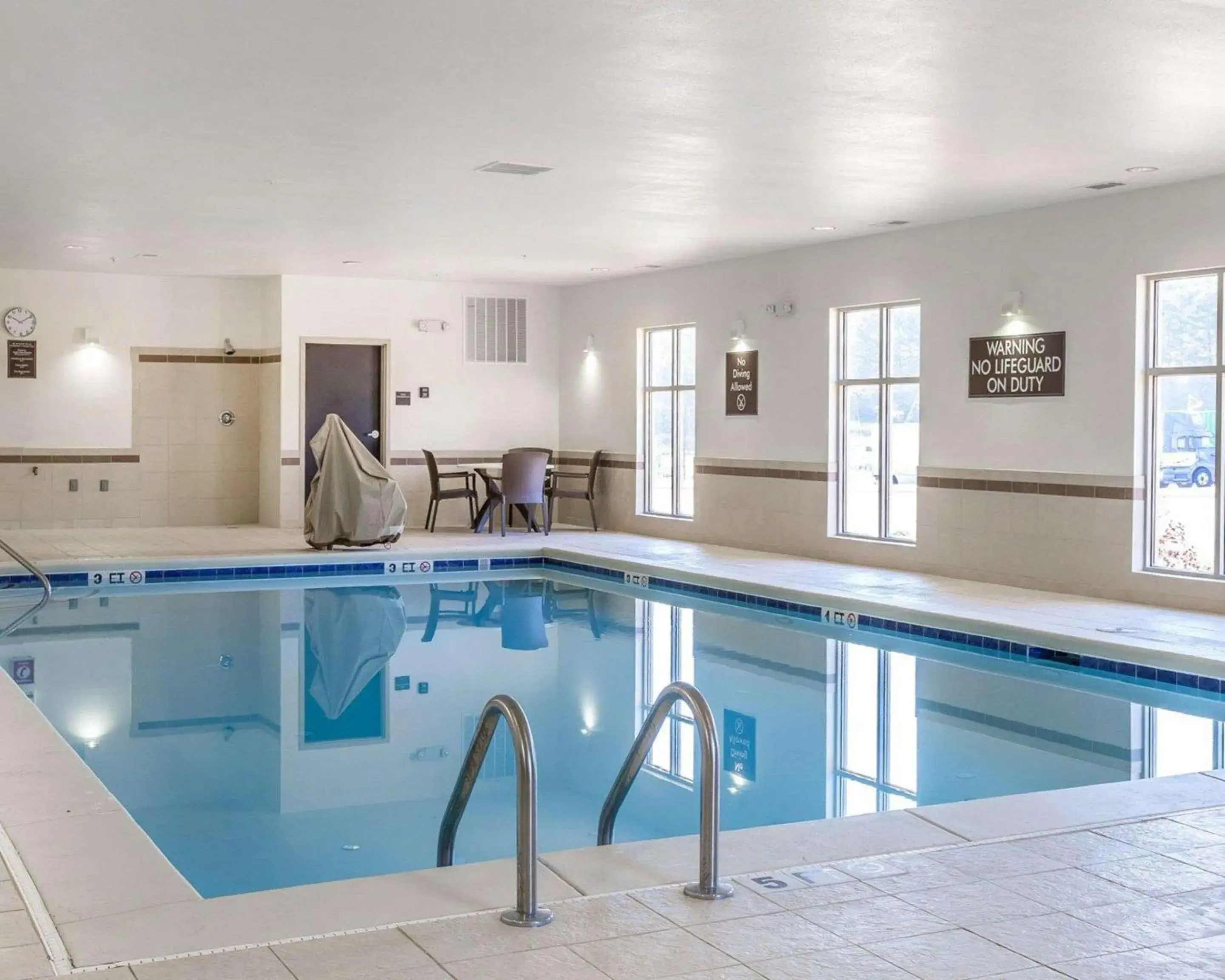 Swimming pool in Sleep Inn Cartersville Swimming pool in Sleep Inn Cartersville