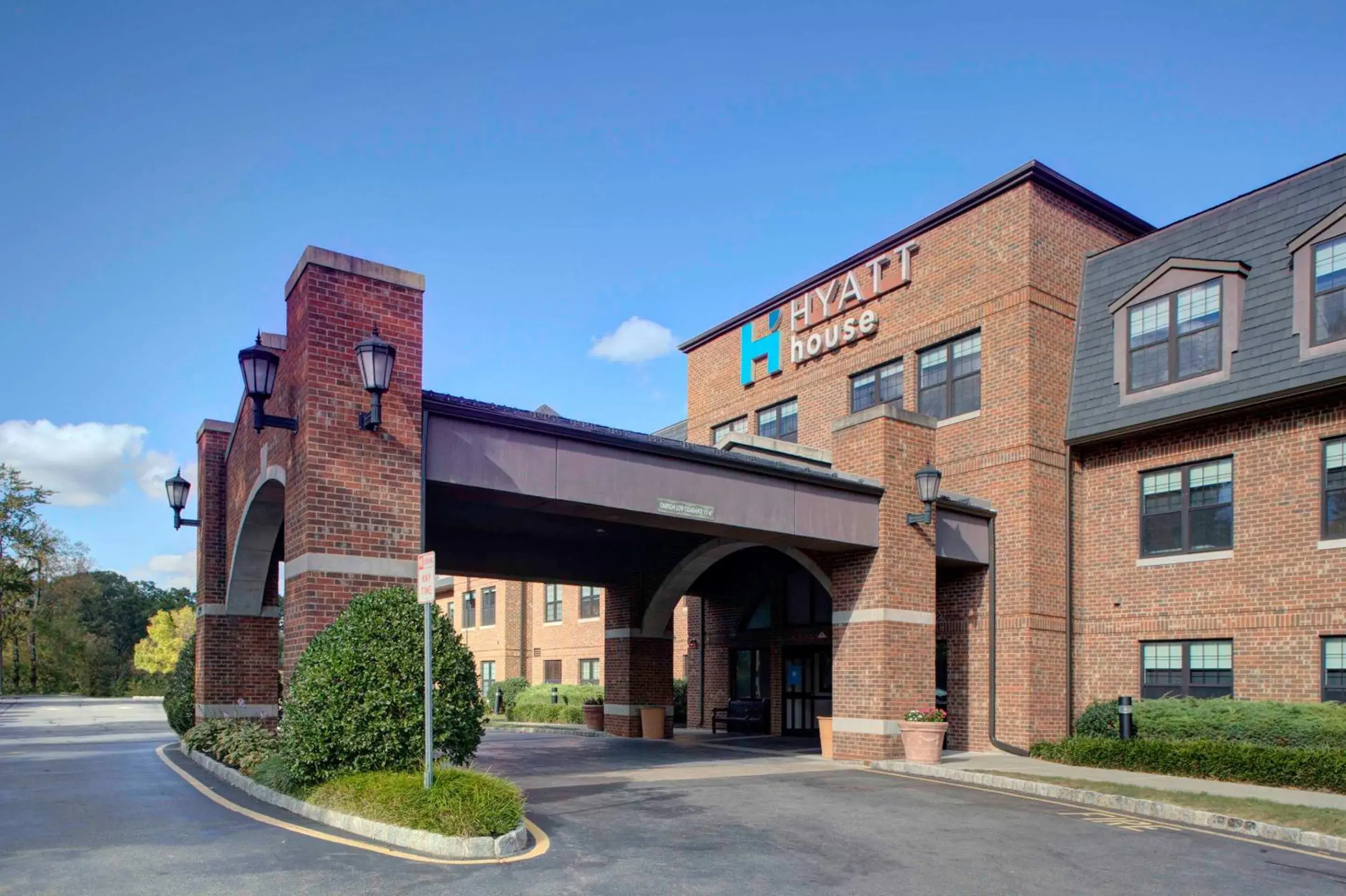 Property building in Hyatt House Parsippany East Property building in Hyatt House Parsippany East