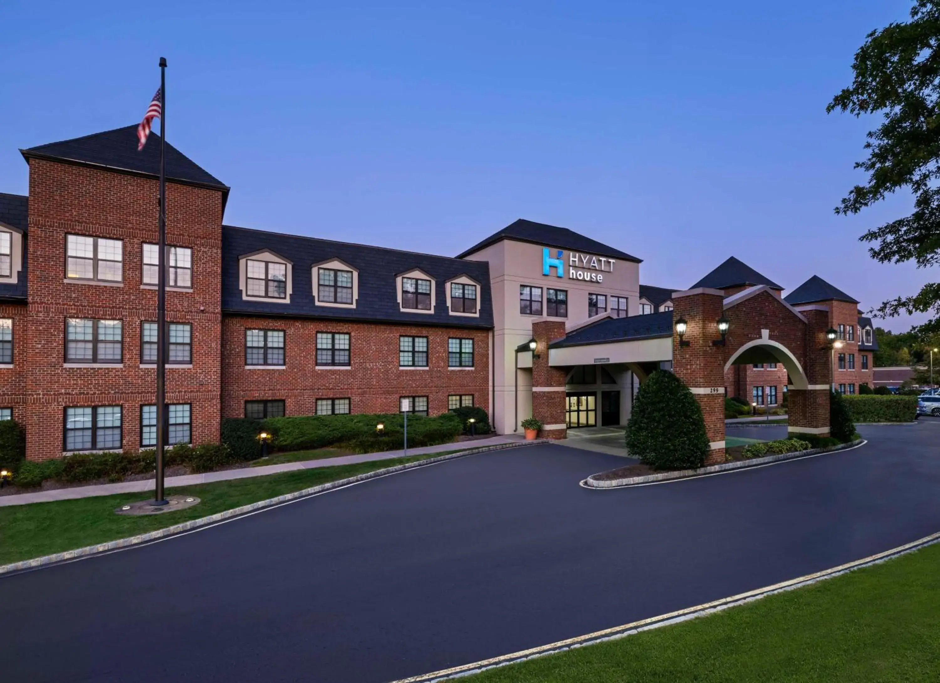 Property building in Hyatt House Parsippany East Property building in Hyatt House Parsippany East
