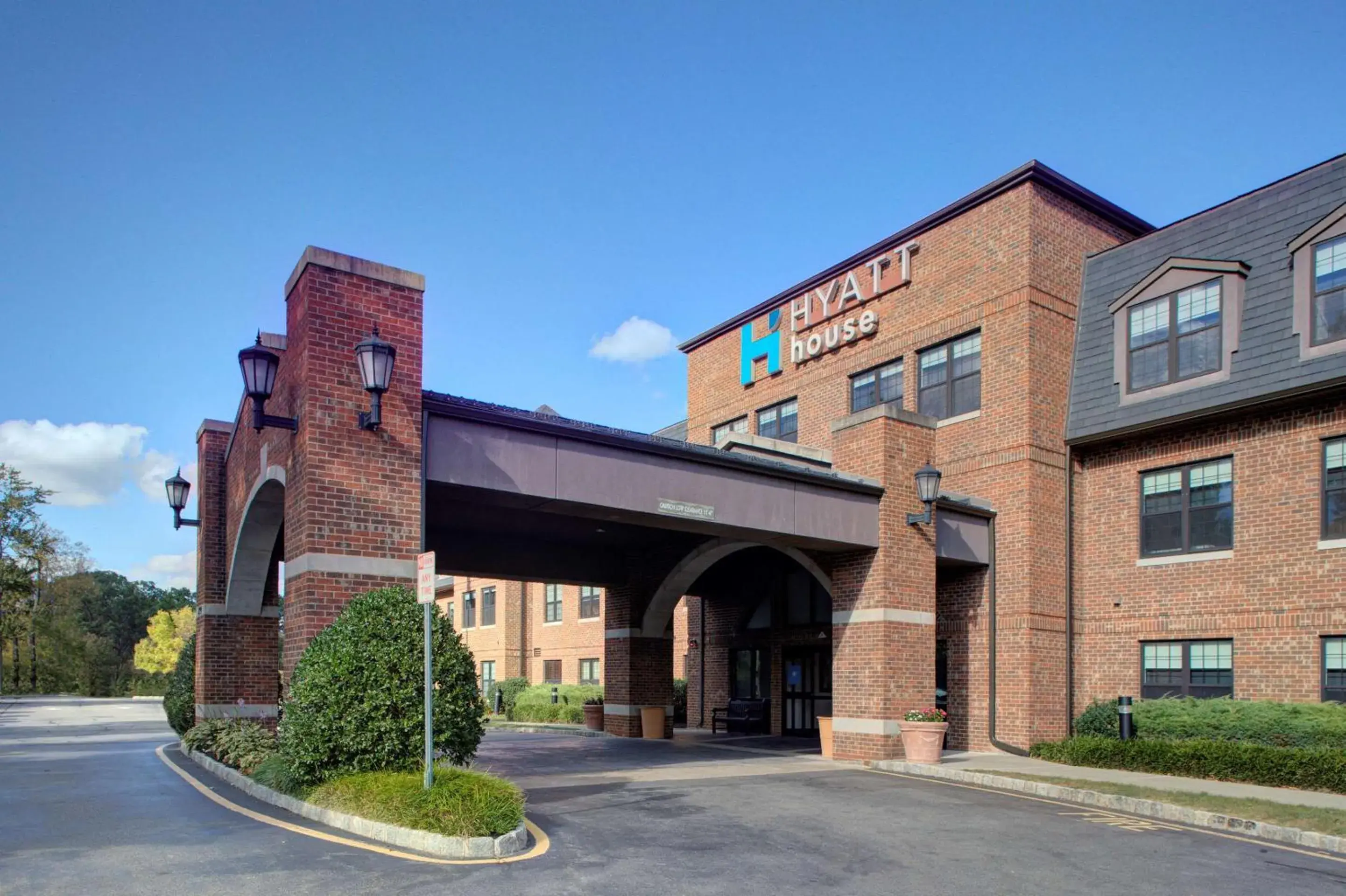 Property building in Hyatt House Parsippany East Property building in Hyatt House Parsippany East