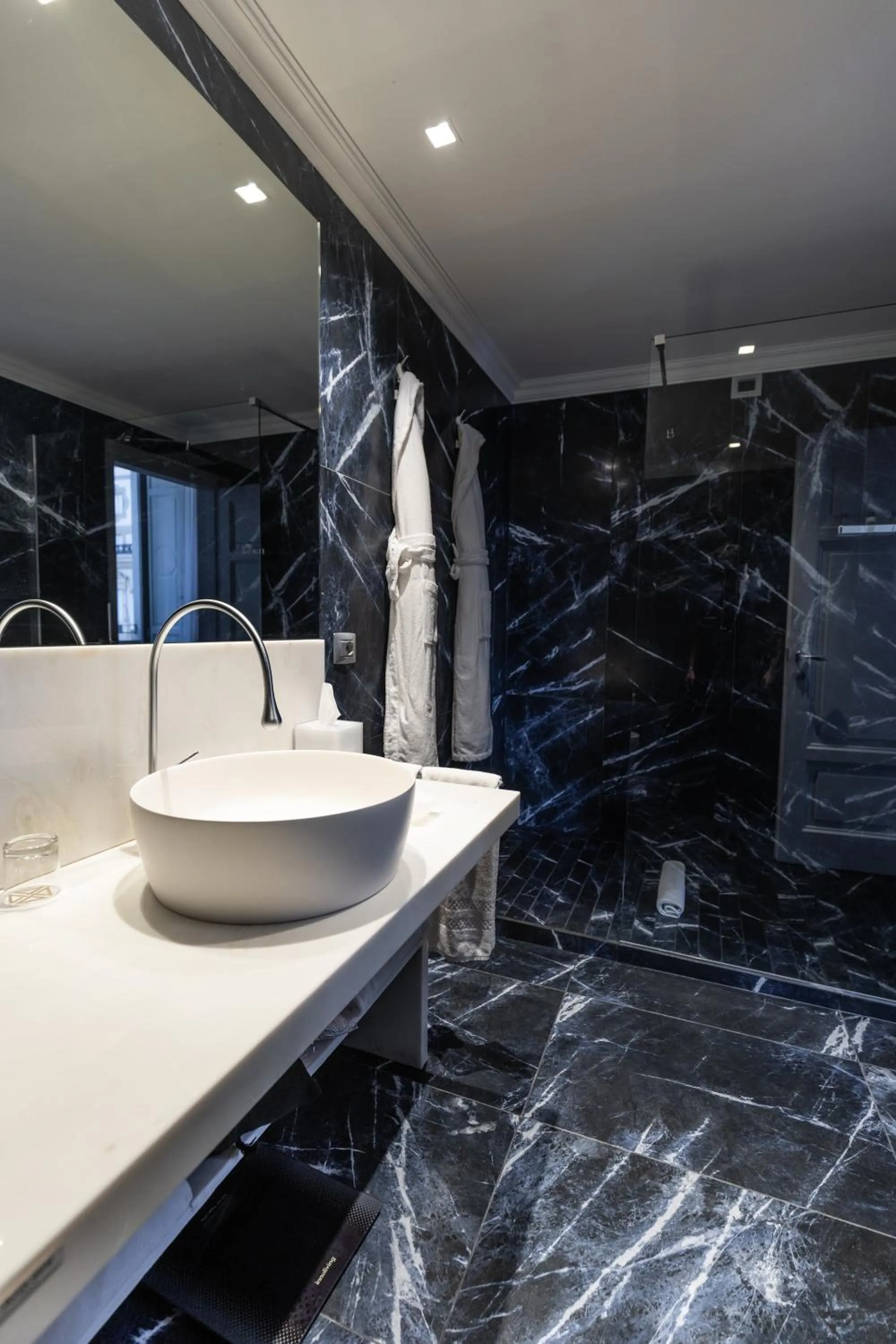 Bathroom in Galleria Vik Milano - Townhouse Galleria - Small Luxury Hotels of the World