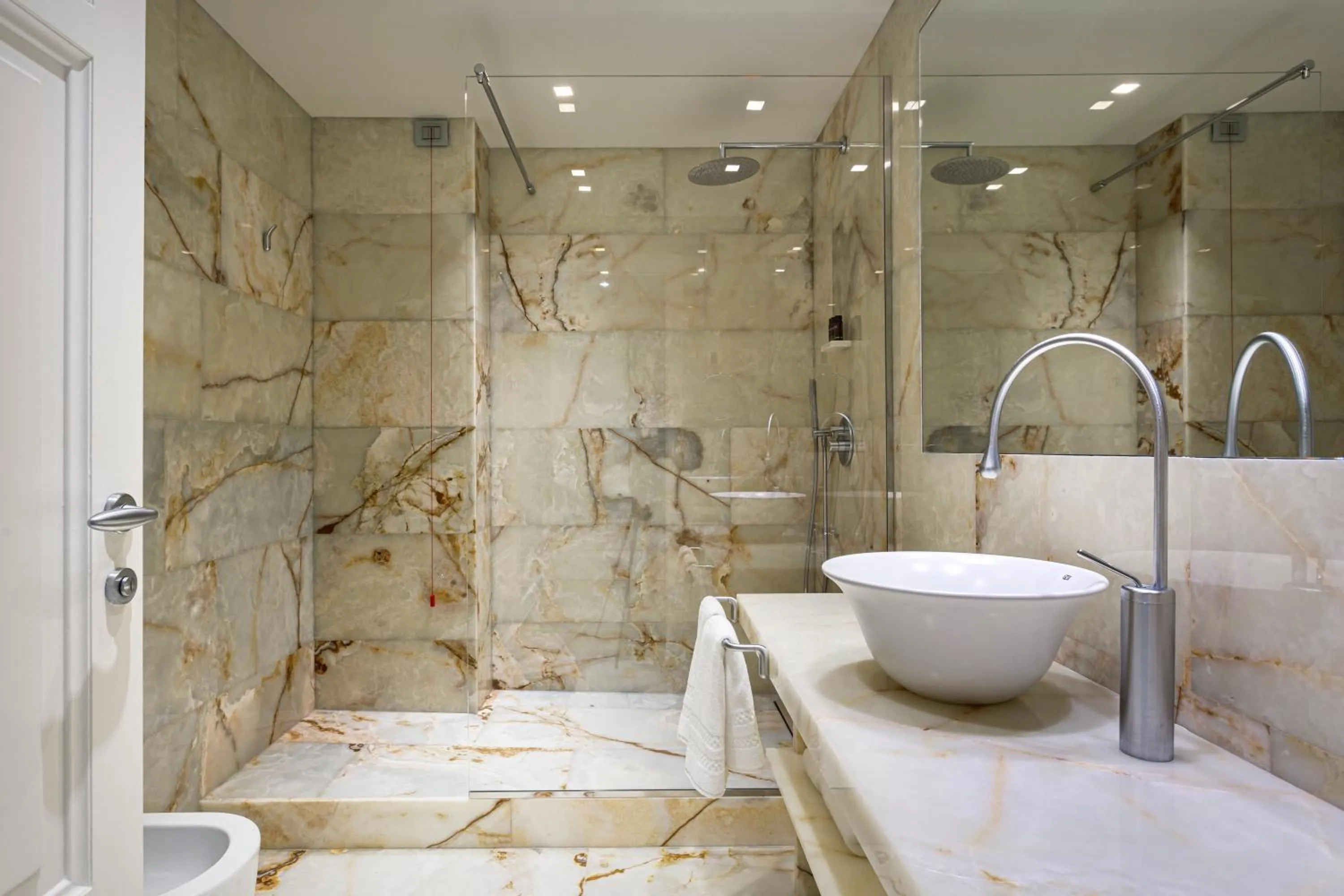 Bathroom in Galleria Vik Milano - Townhouse Galleria - Small Luxury Hotels of the World