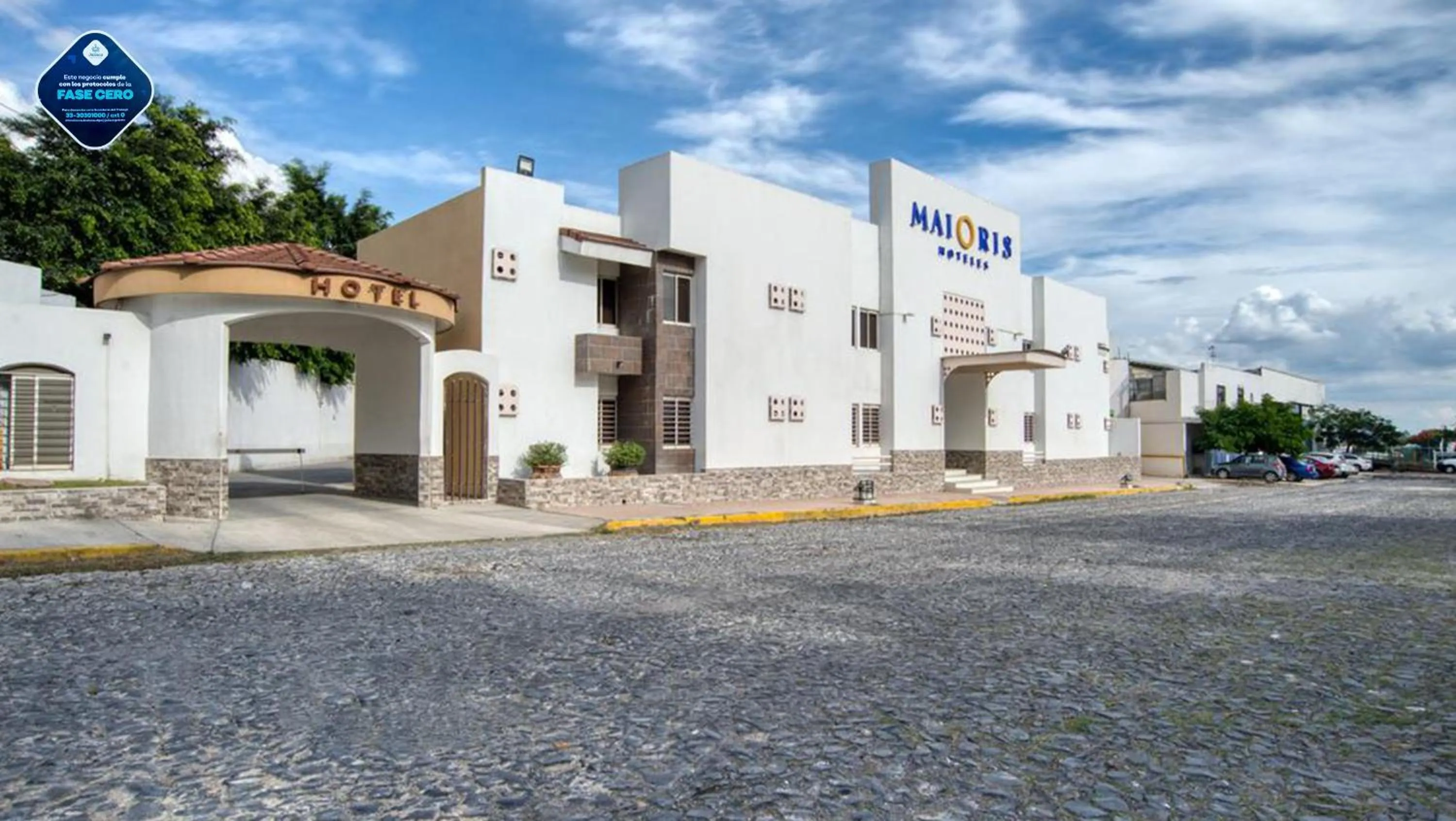 Facade/entrance in Hotel Maioris Guadalajara