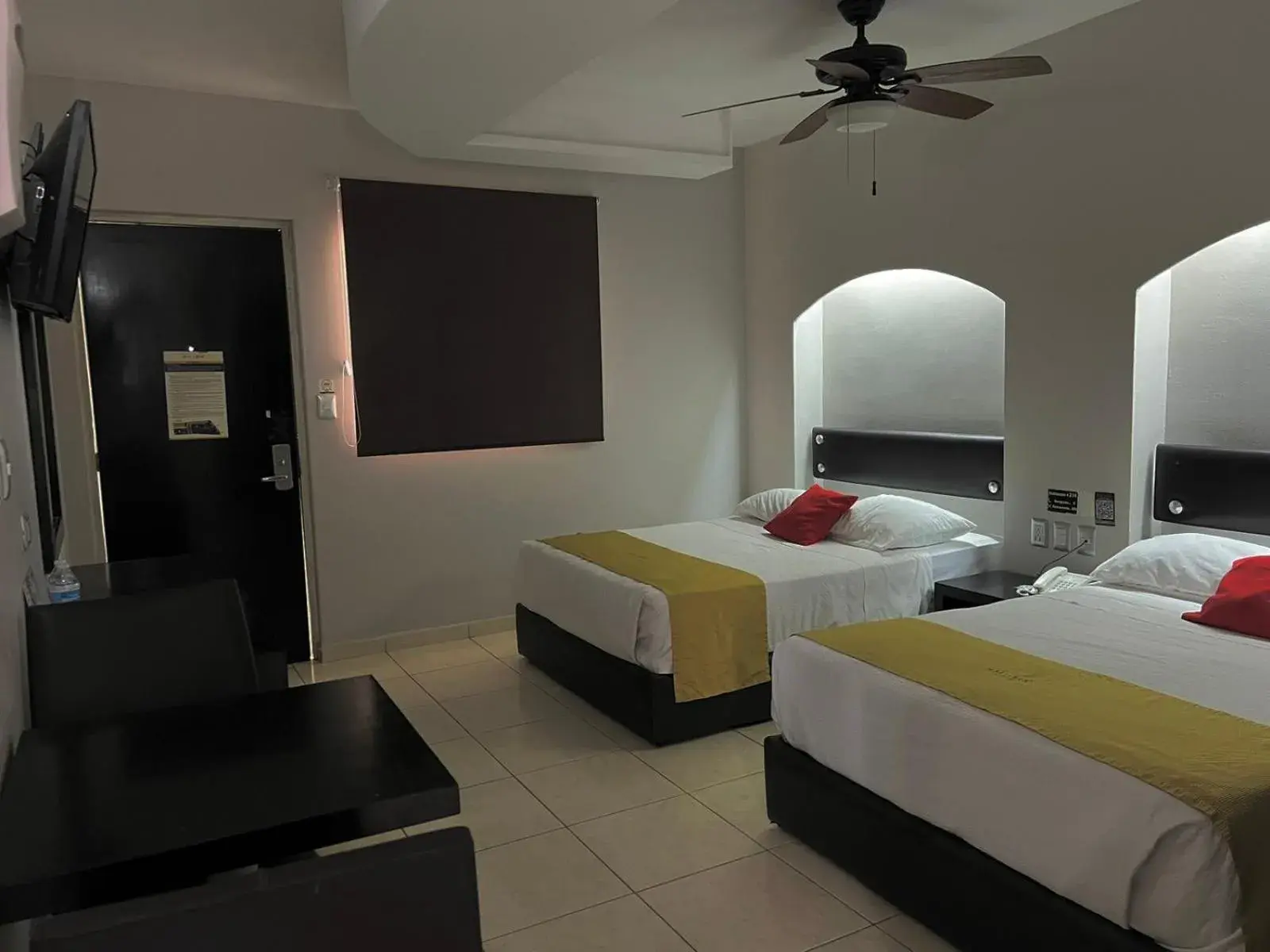 Standard Twin Room in Hotel Maioris Guadalajara Standard Twin Room in Hotel Maioris Guadalajara