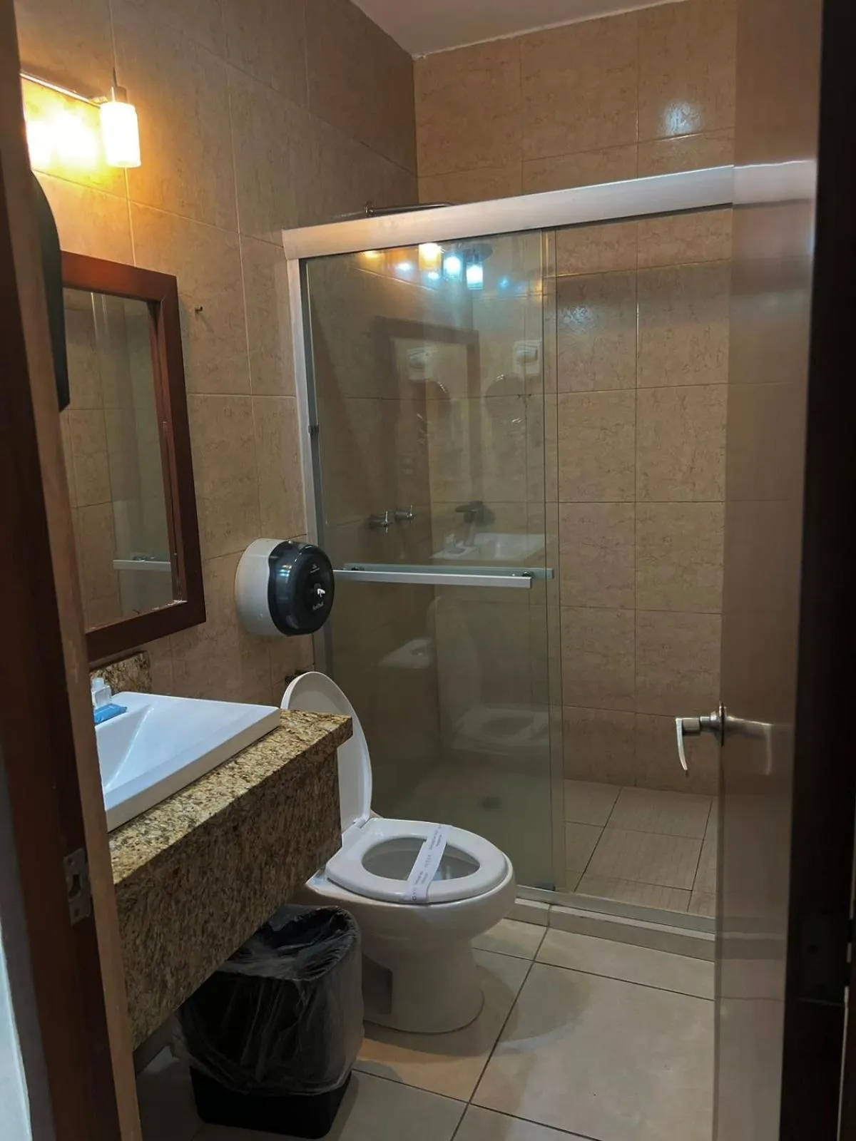 Shower in Hotel Maioris Guadalajara