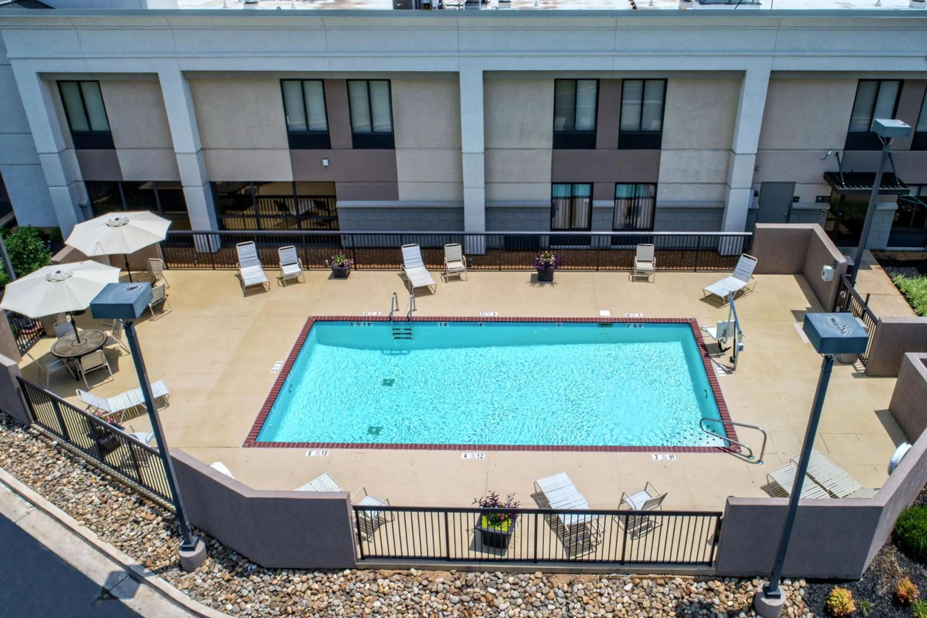 Pool view in Hampton Inn Corinth