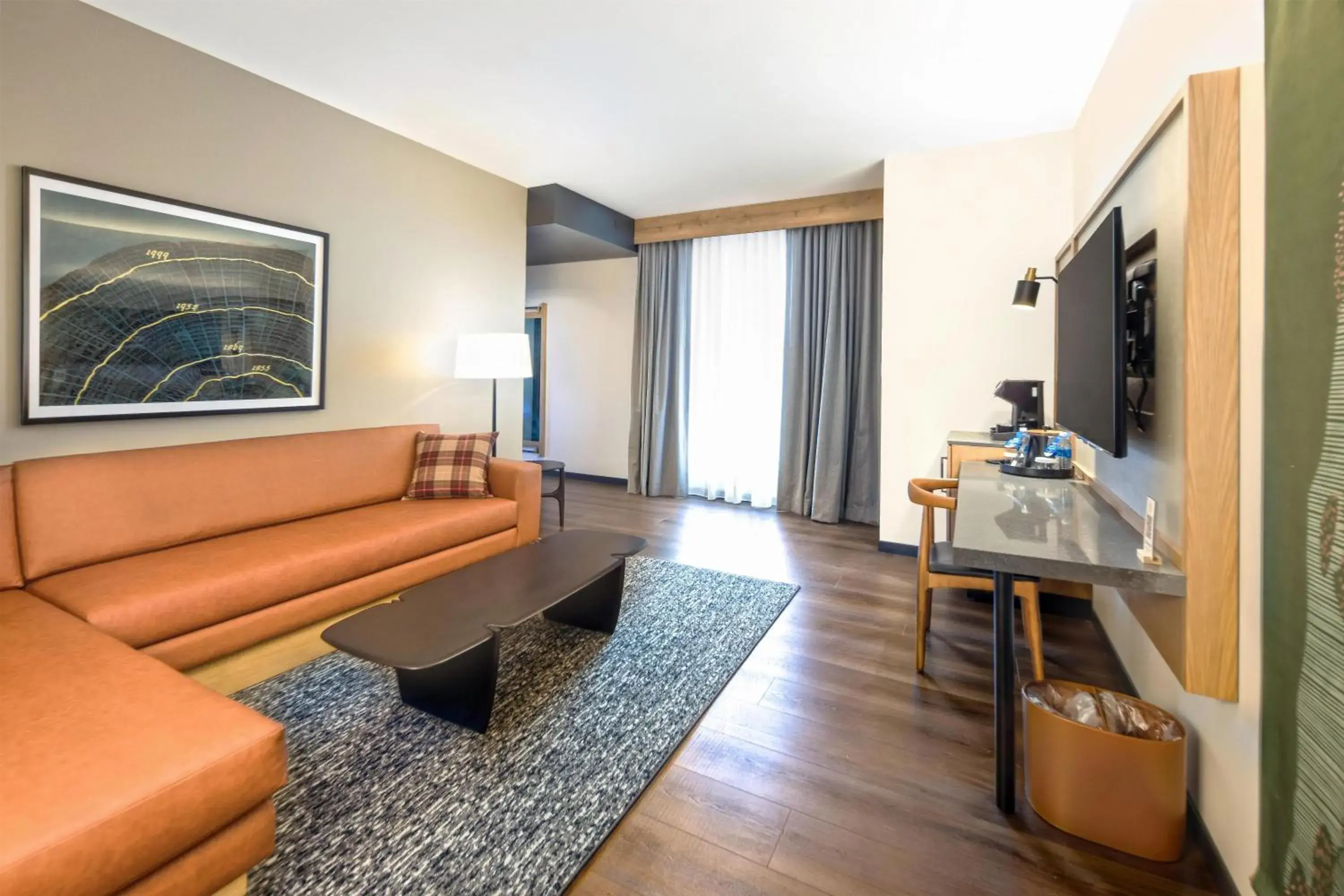 Living room in The Key Hotel Dubuque, Tapestry Collection By Hilton Living room in The Key Hotel Dubuque, Tapestry Collection By Hilton