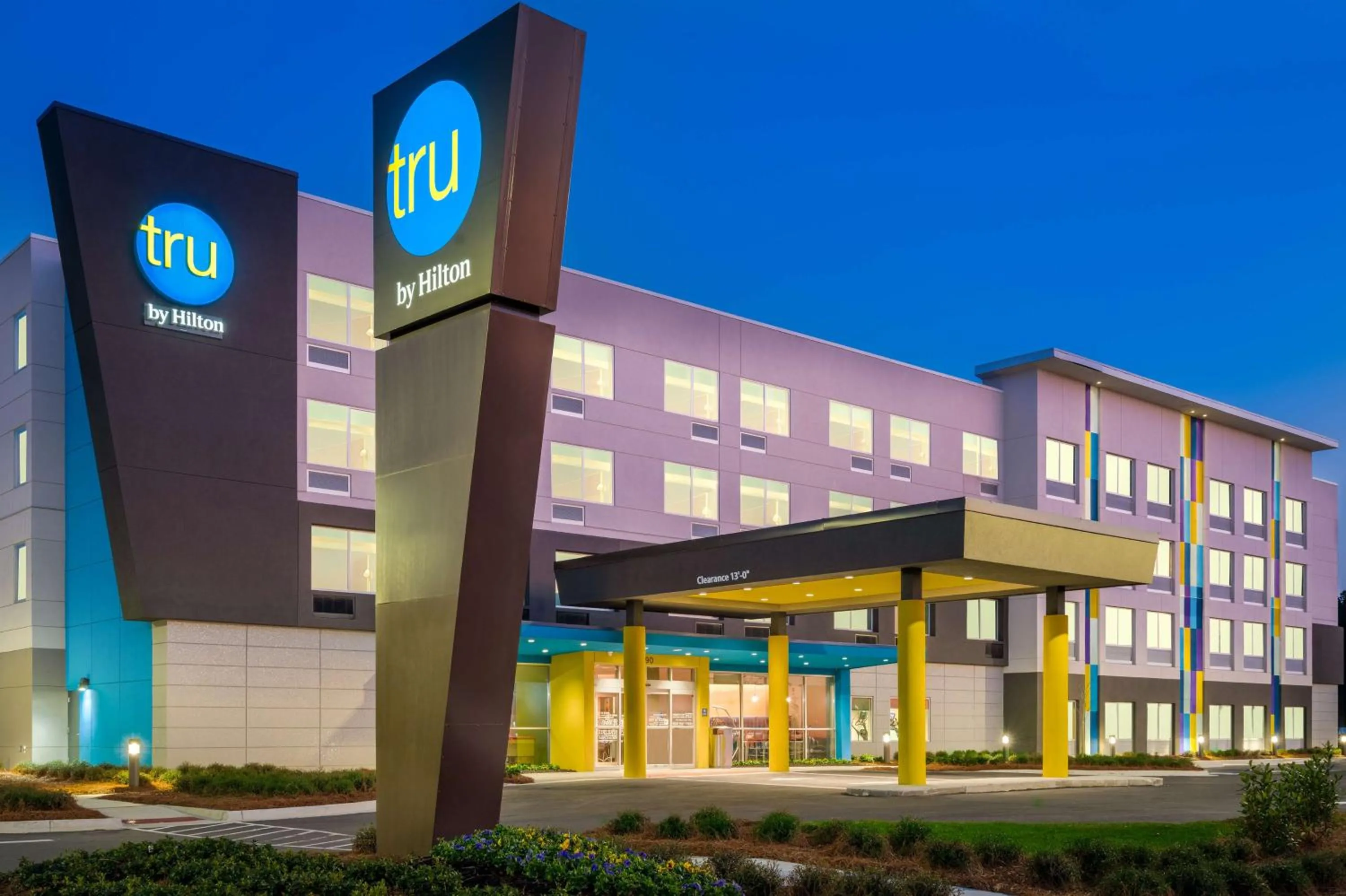 Property building in Tru By Hilton Savannah Airport