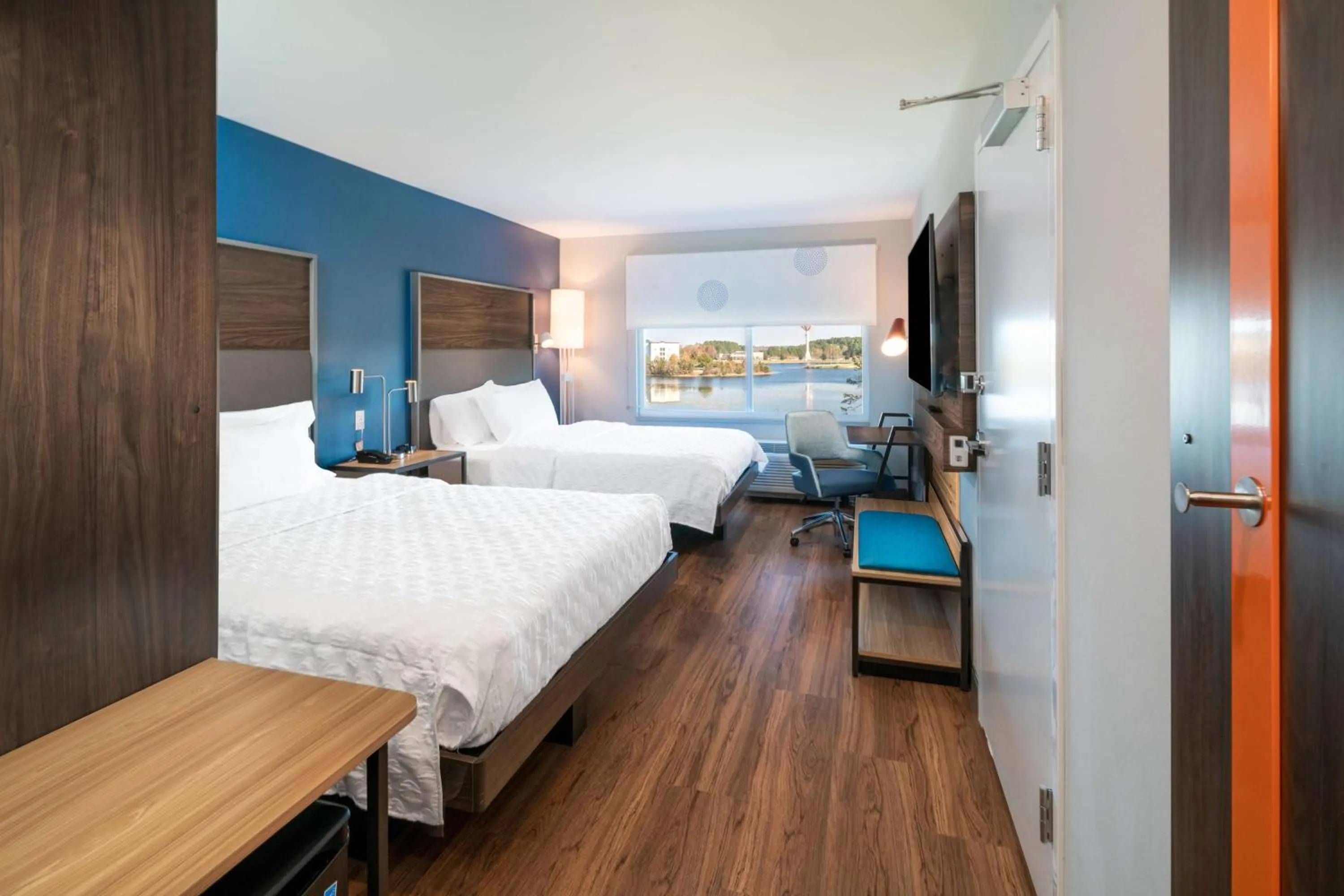 Bedroom, Bed in Tru By Hilton Savannah Airport
