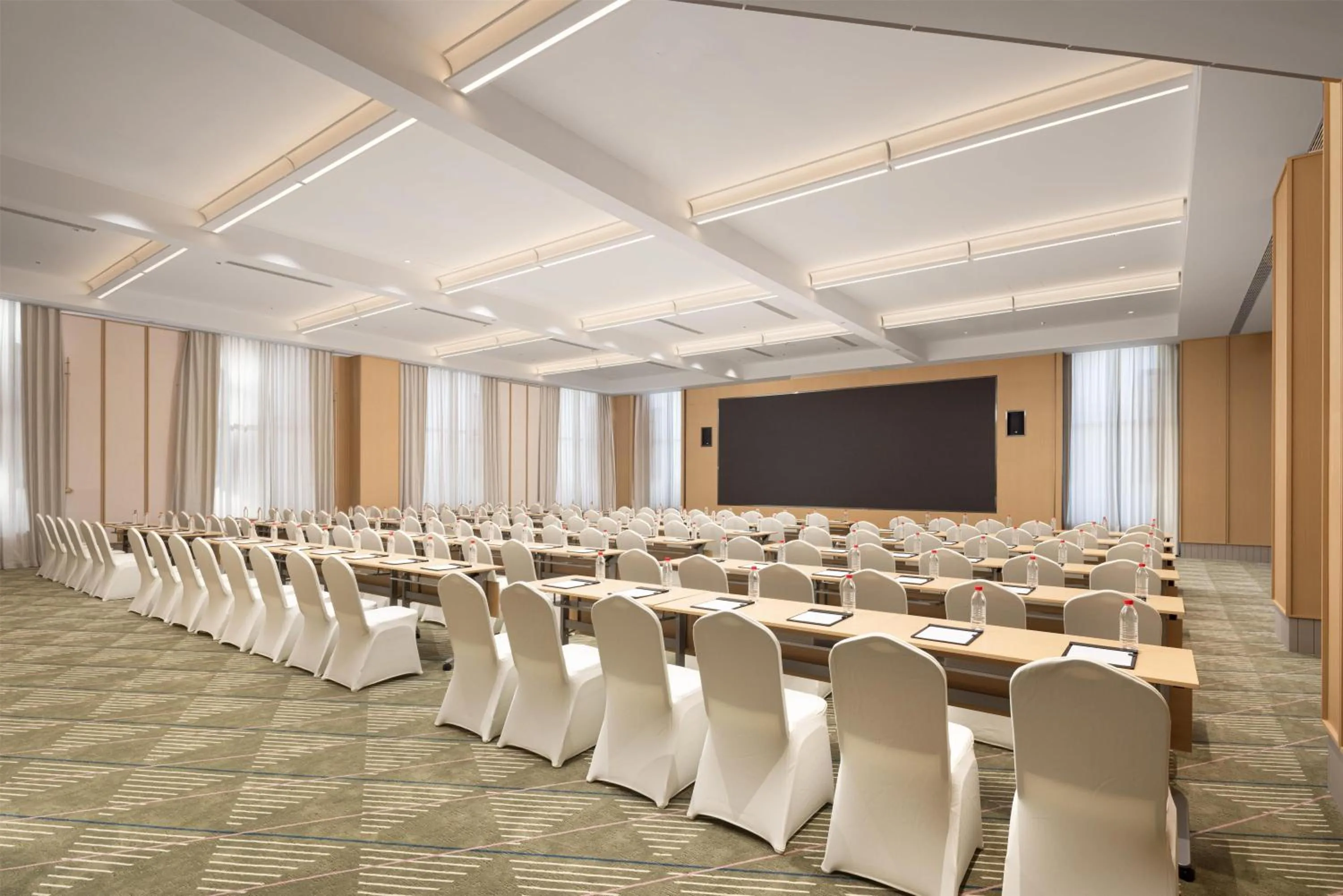 Meeting/conference room in Hilton Garden Inn Songyuan Ningjiang