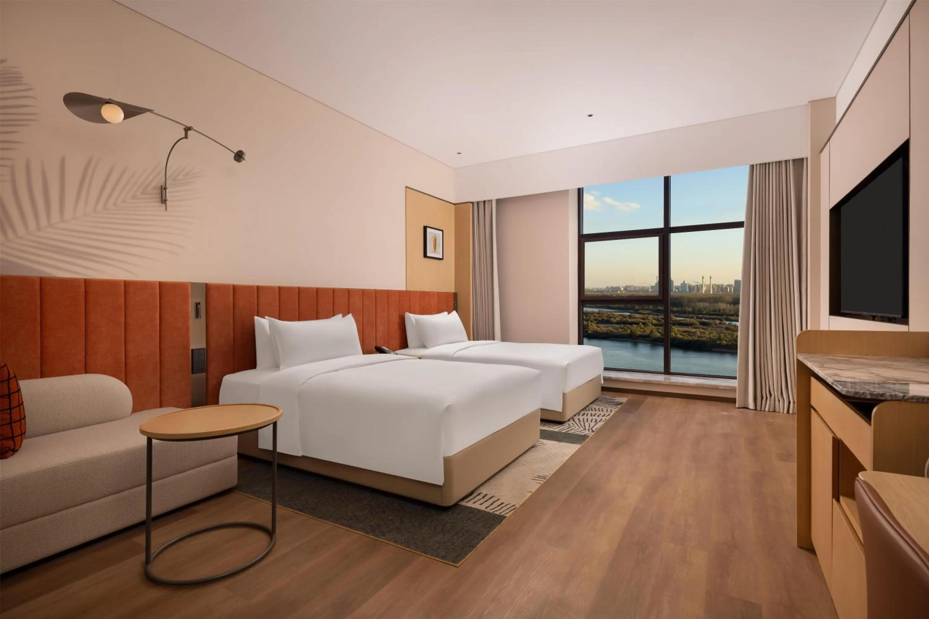 Deluxe Twin Room with River View in Hilton Garden Inn Songyuan Ningjiang