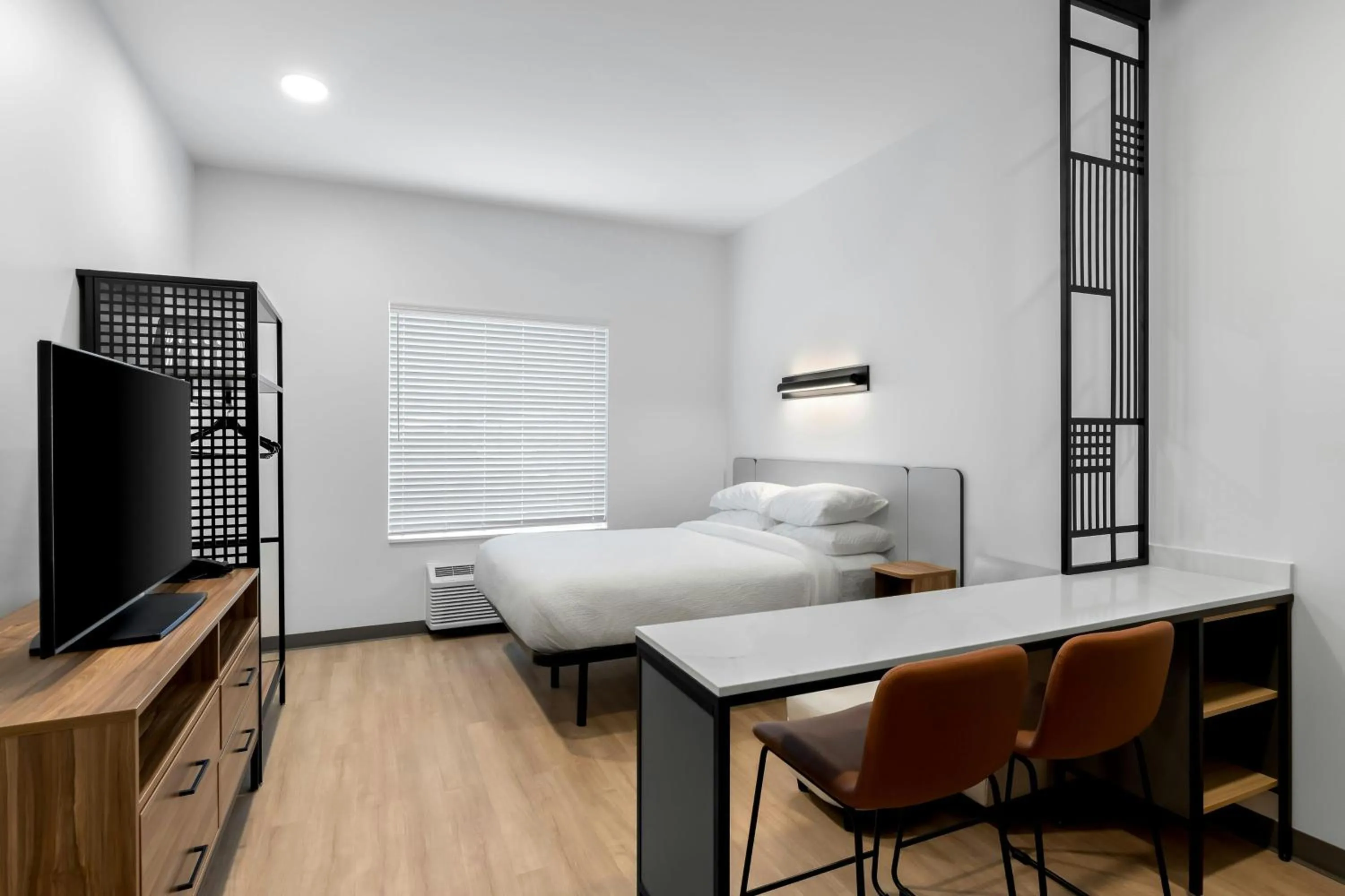 Photo of the whole room, Bed in StudioRes by Marriott Newnan