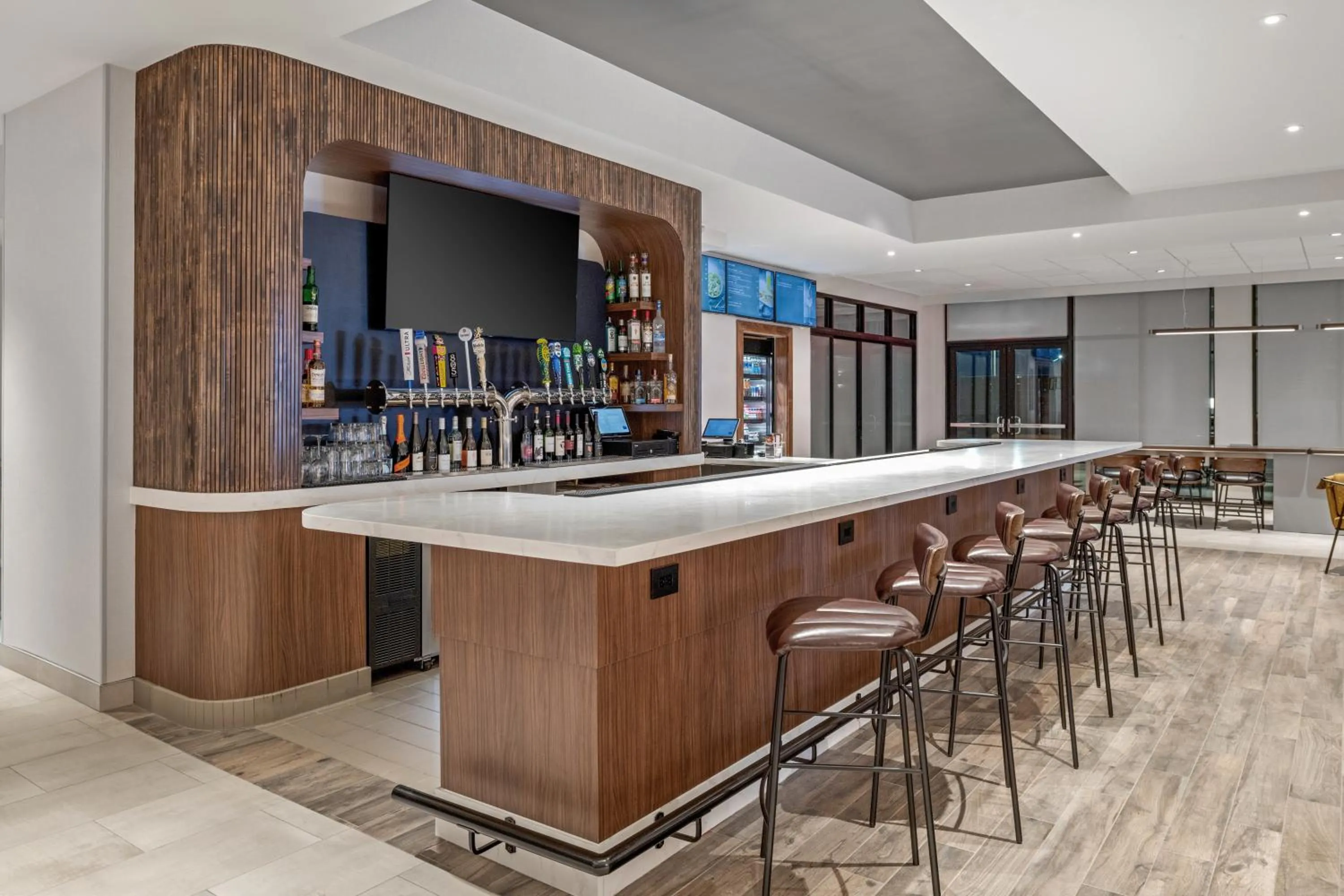 Restaurant/places to eat in Courtyard by Marriott Woodland