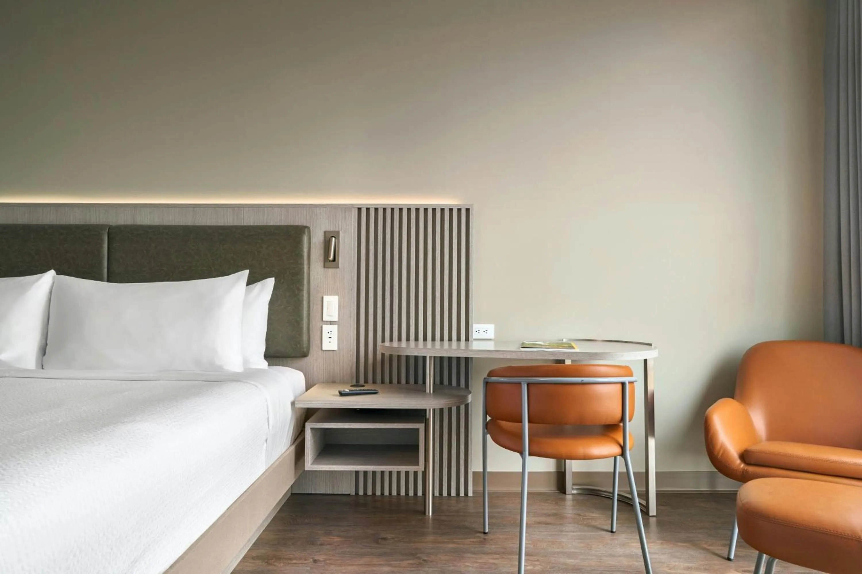 Photo of the whole room, Bed in Courtyard by Marriott Quito Airport