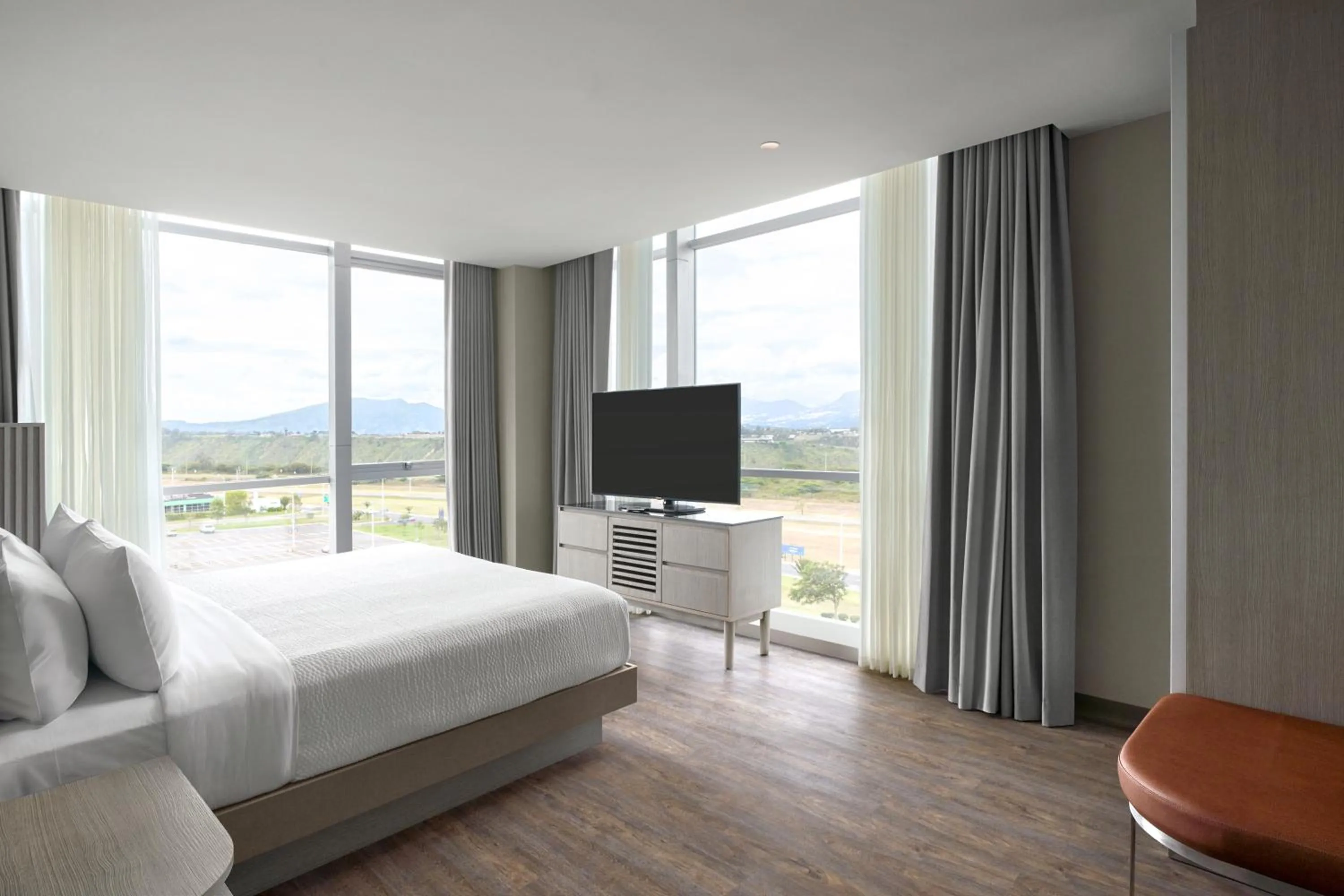 Bed in Courtyard by Marriott Quito Airport