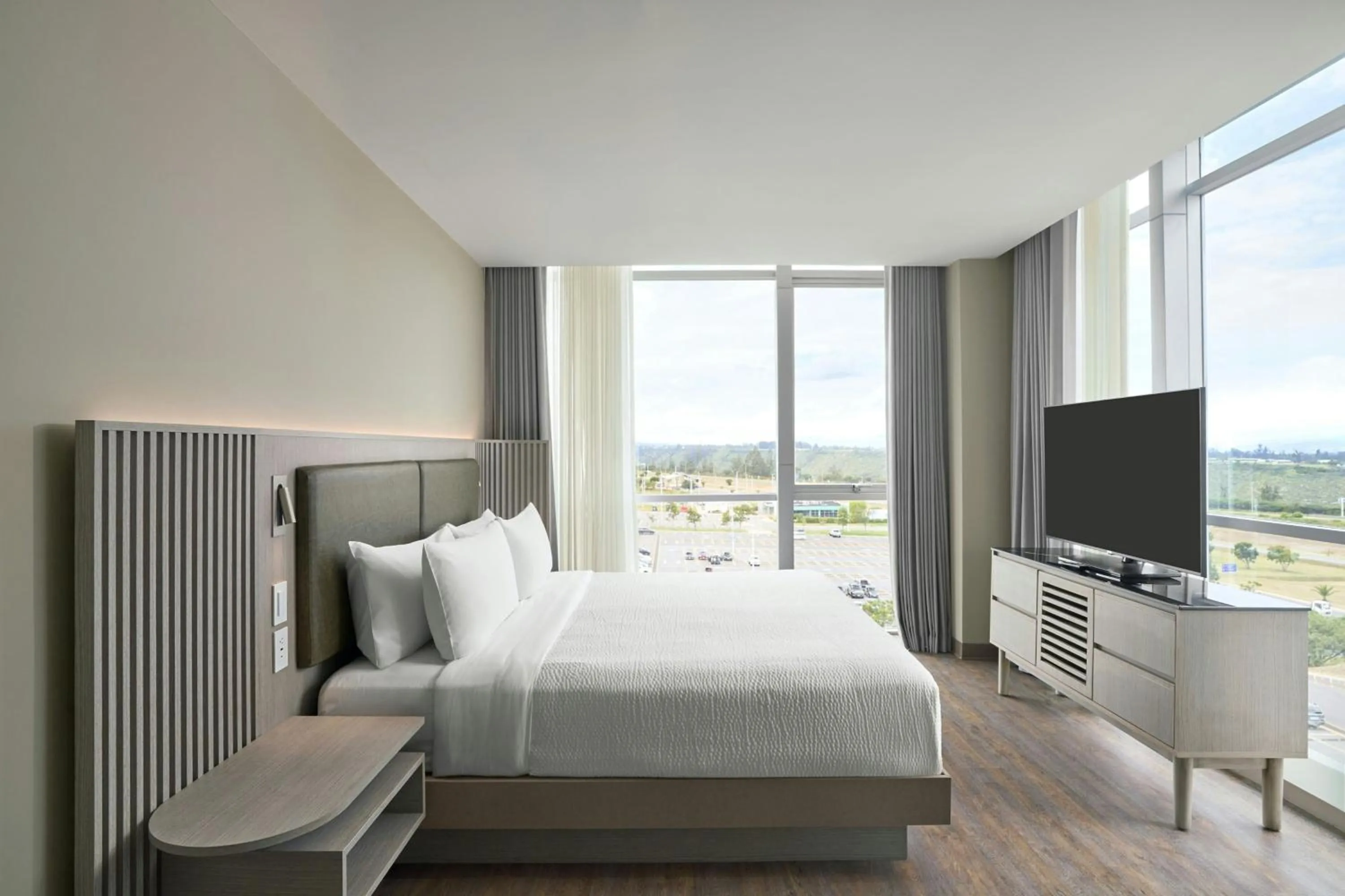 Photo of the whole room, Bed in Courtyard by Marriott Quito Airport