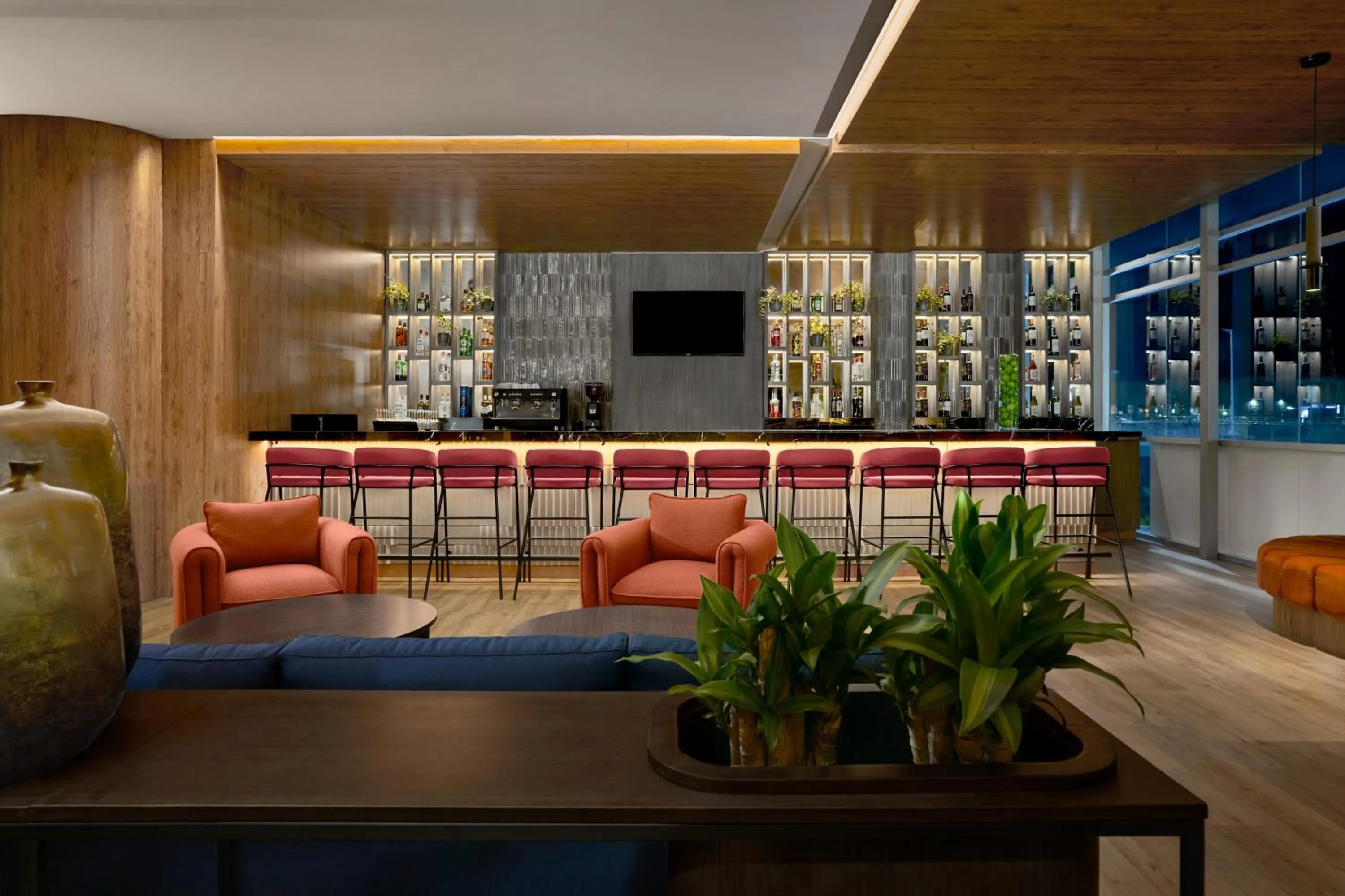 Lounge or bar in Courtyard by Marriott Quito Airport