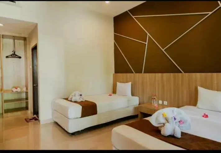 Bedroom, Bed in Puri Senggigi Hotel Bedroom, Bed in Puri Senggigi Hotel