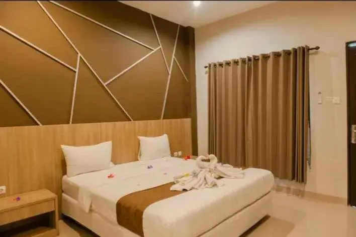 Bedroom, Bed in Puri Senggigi Hotel Bedroom, Bed in Puri Senggigi Hotel