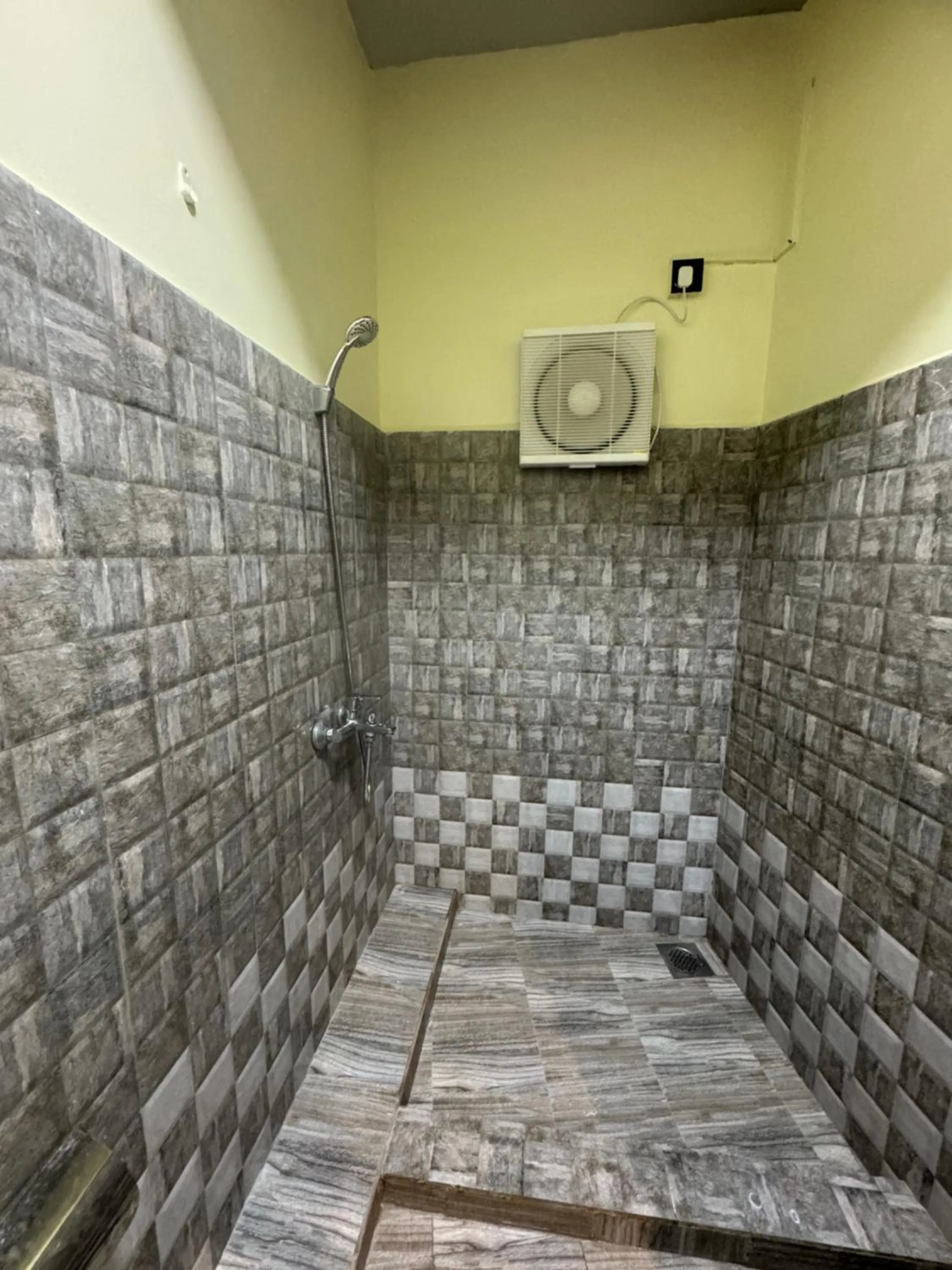 Shower in Metro City Hotel