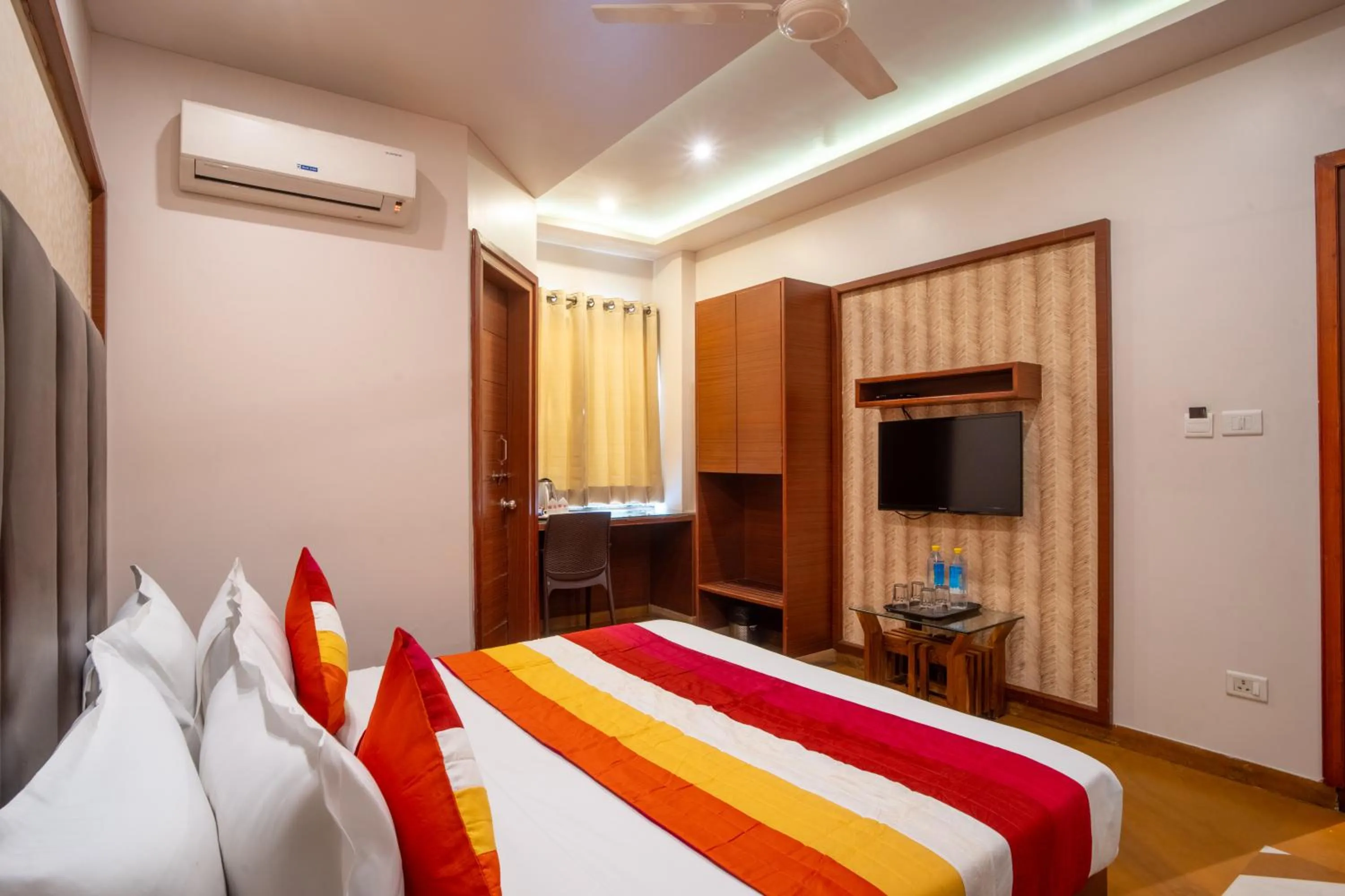 Bedroom, Bed in Uddhav Vilas A Family Hotel