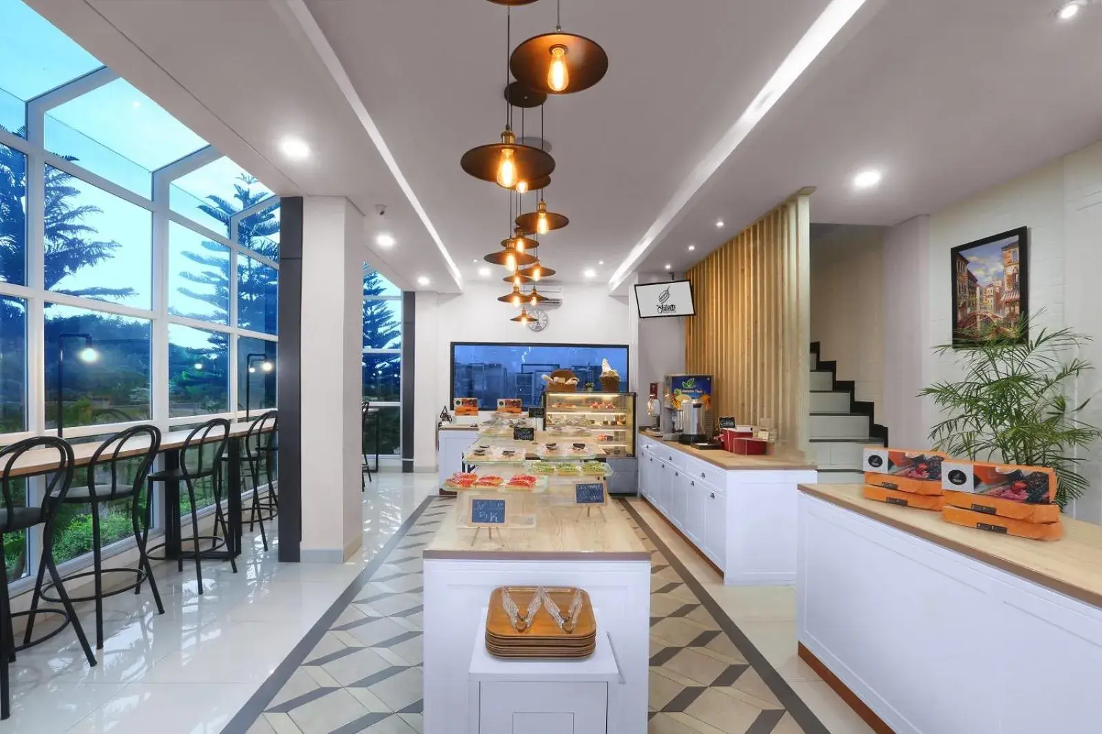 Food and drinks in Harper Purwakarta by ASTON Food and drinks in Harper Purwakarta by ASTON