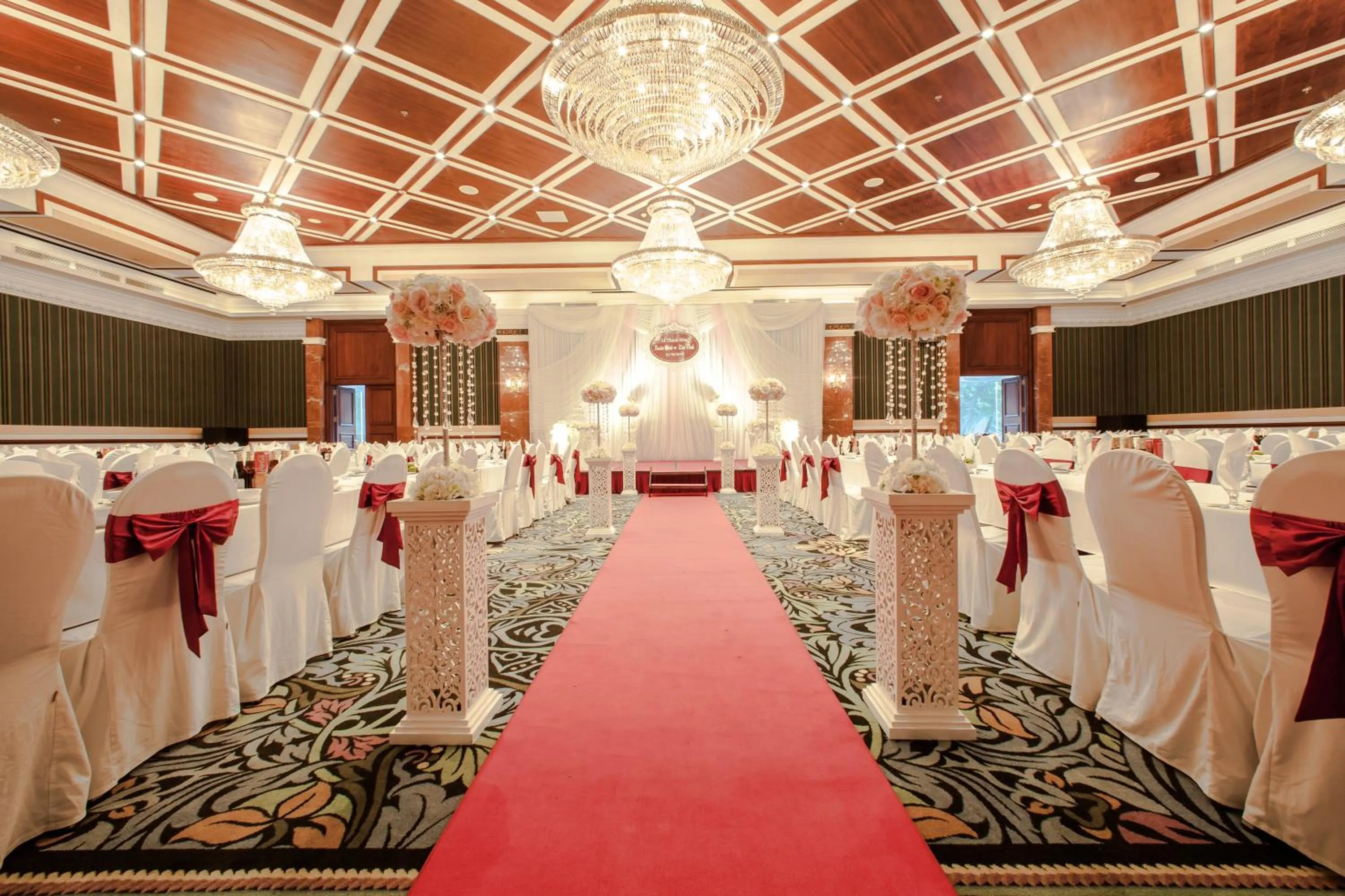 Banquet/Function facilities in Army Hotel