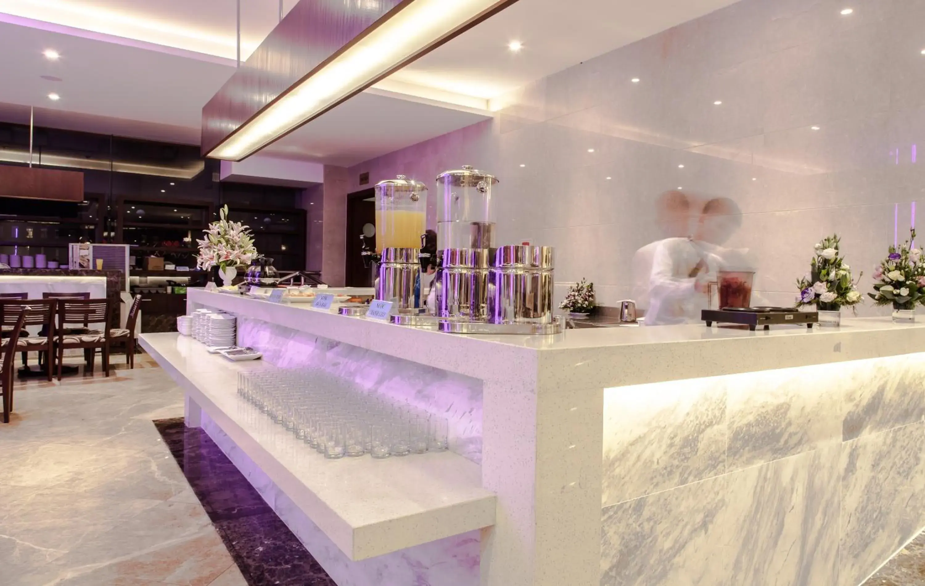 Restaurant/places to eat in Army Hotel Restaurant/places to eat in Army Hotel